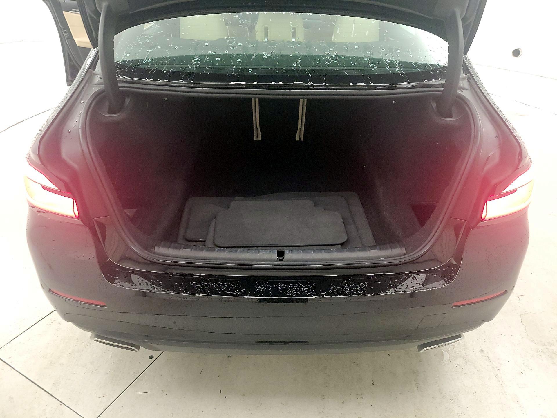 Thumbnail: 2022 BMW 5 Series - 18