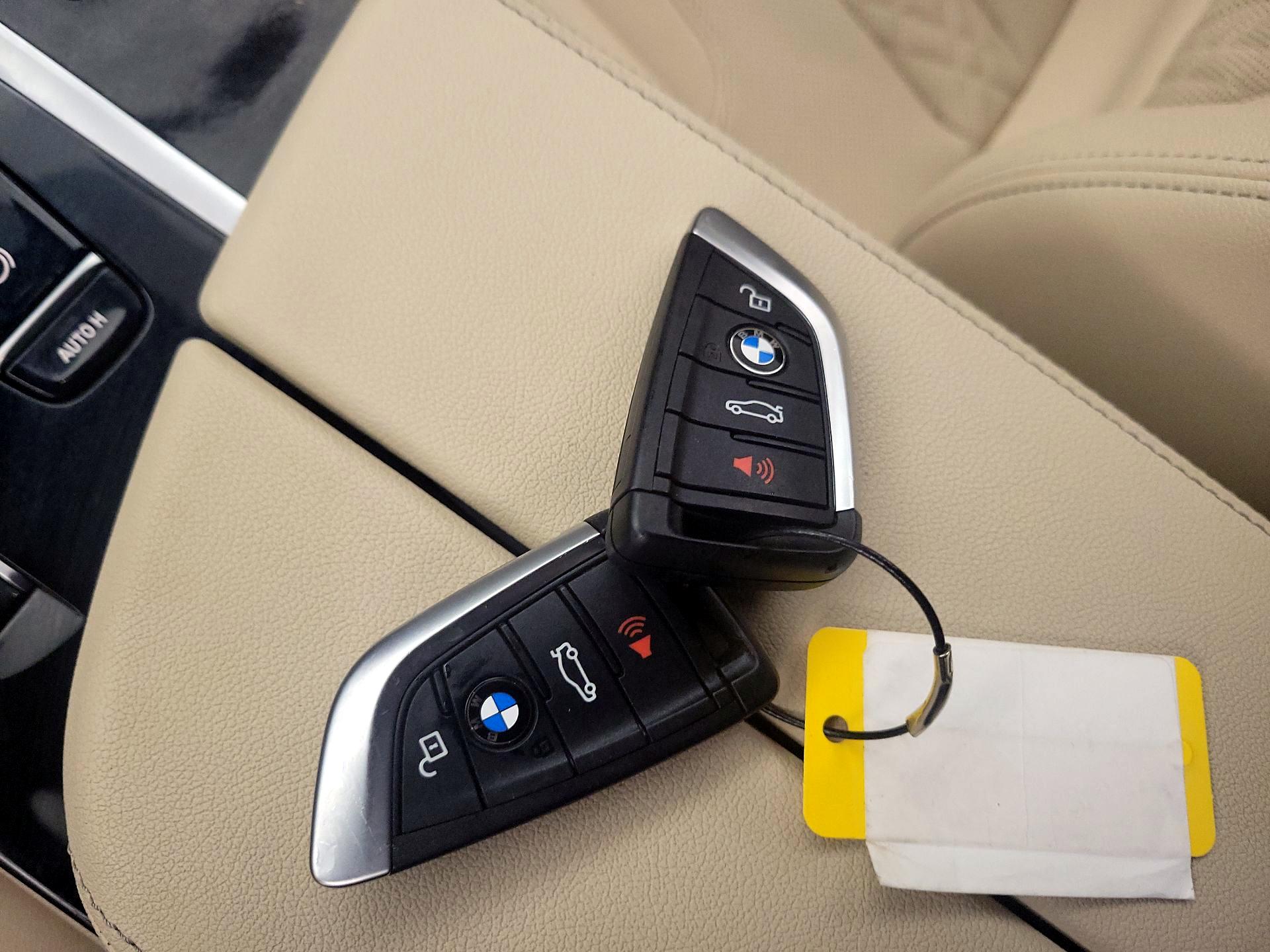 Thumbnail: 2022 BMW 5 Series - 20