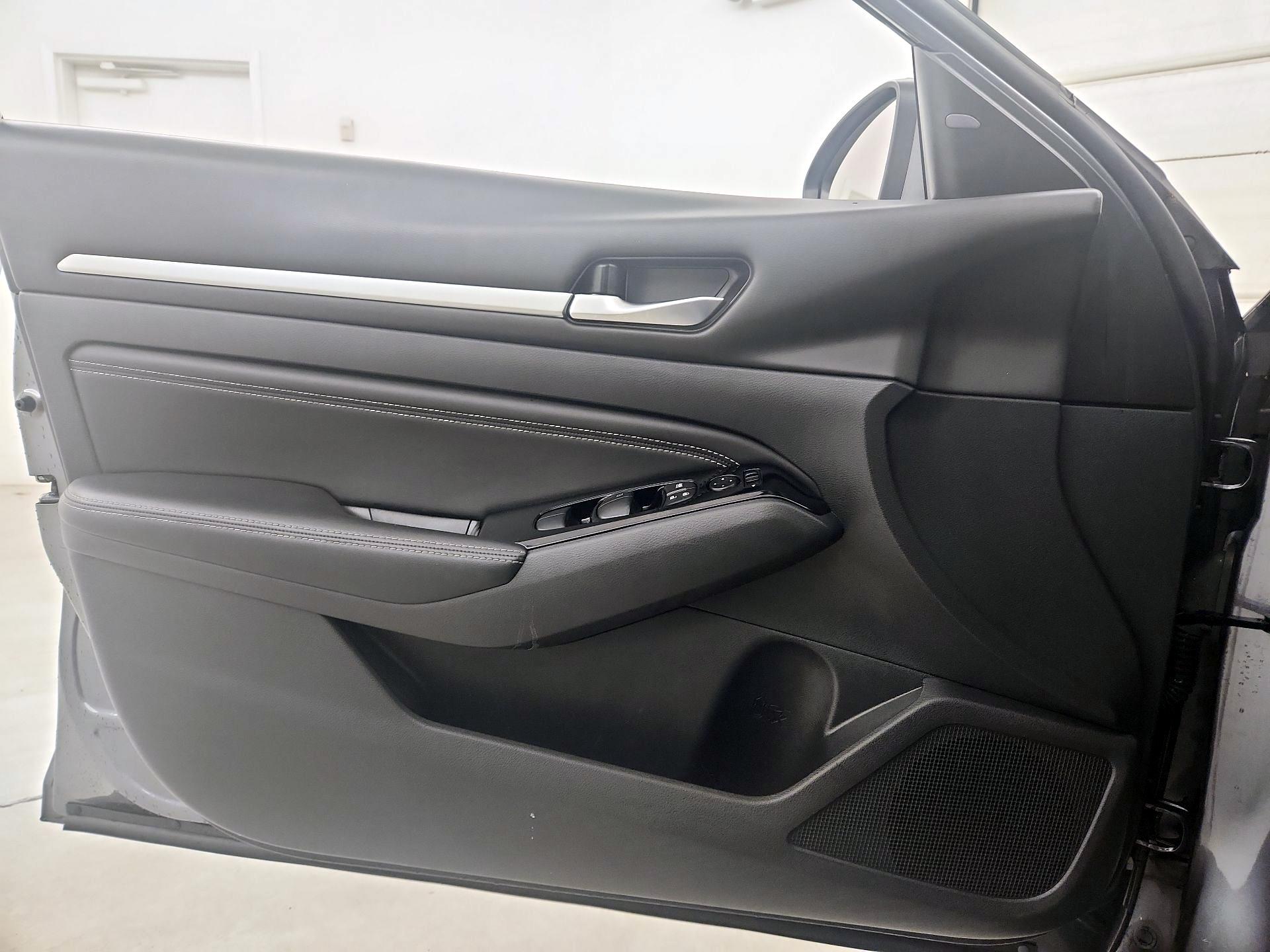 Thumbnail: 2021 Nissan Altima - 12