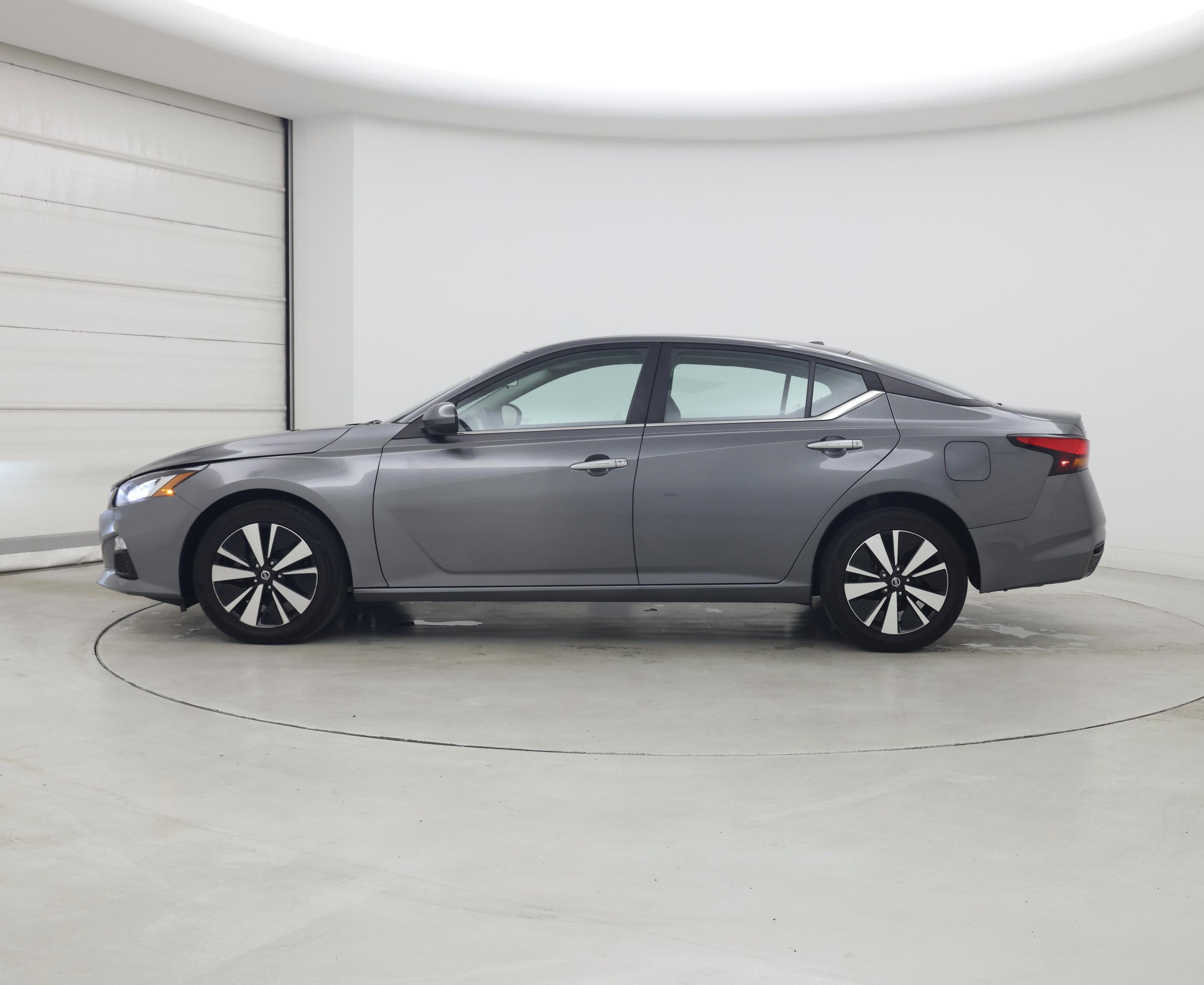 Thumbnail: 2021 Nissan Altima - 3