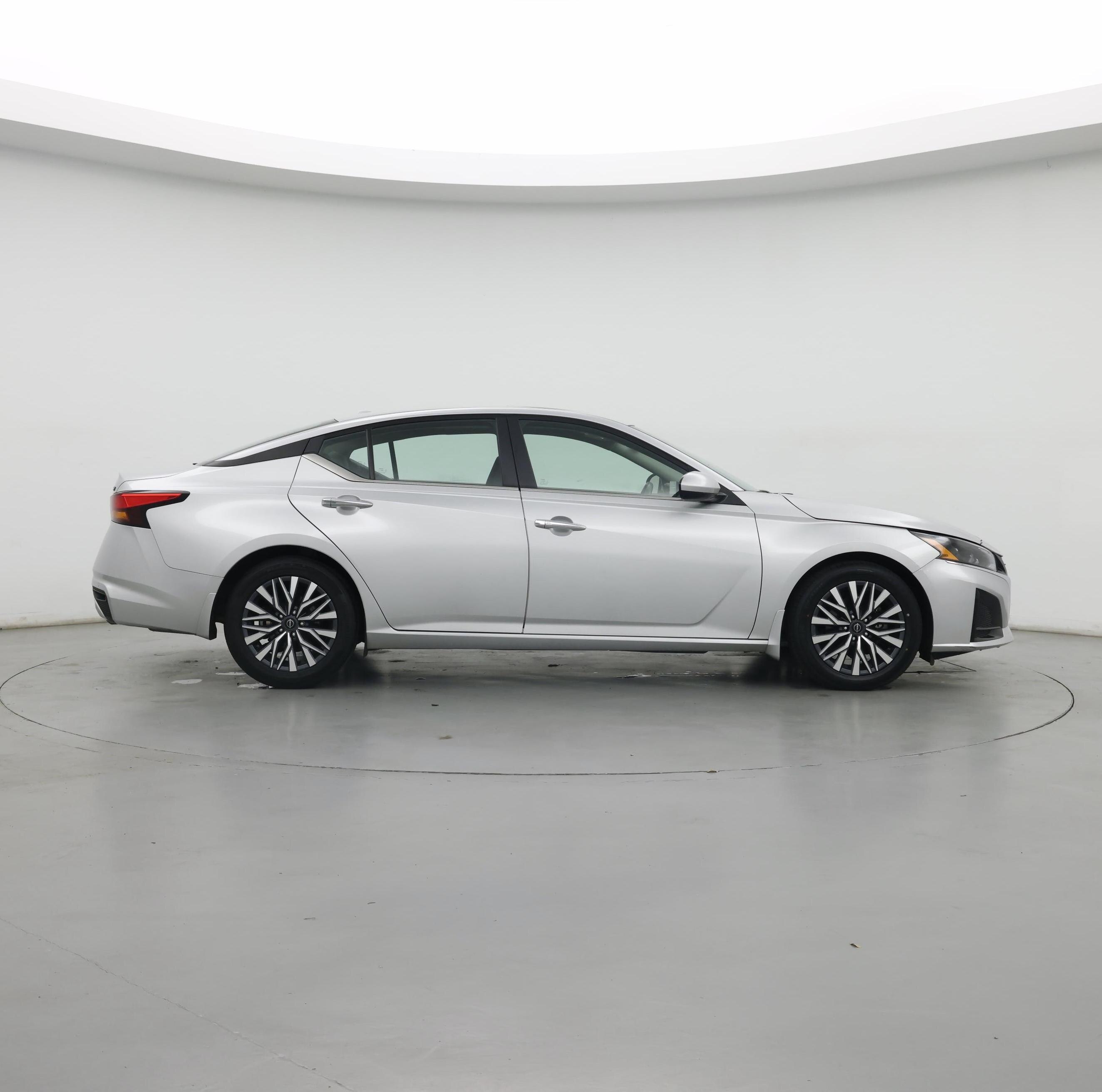 Thumbnail: 2023 Nissan Altima - 7
