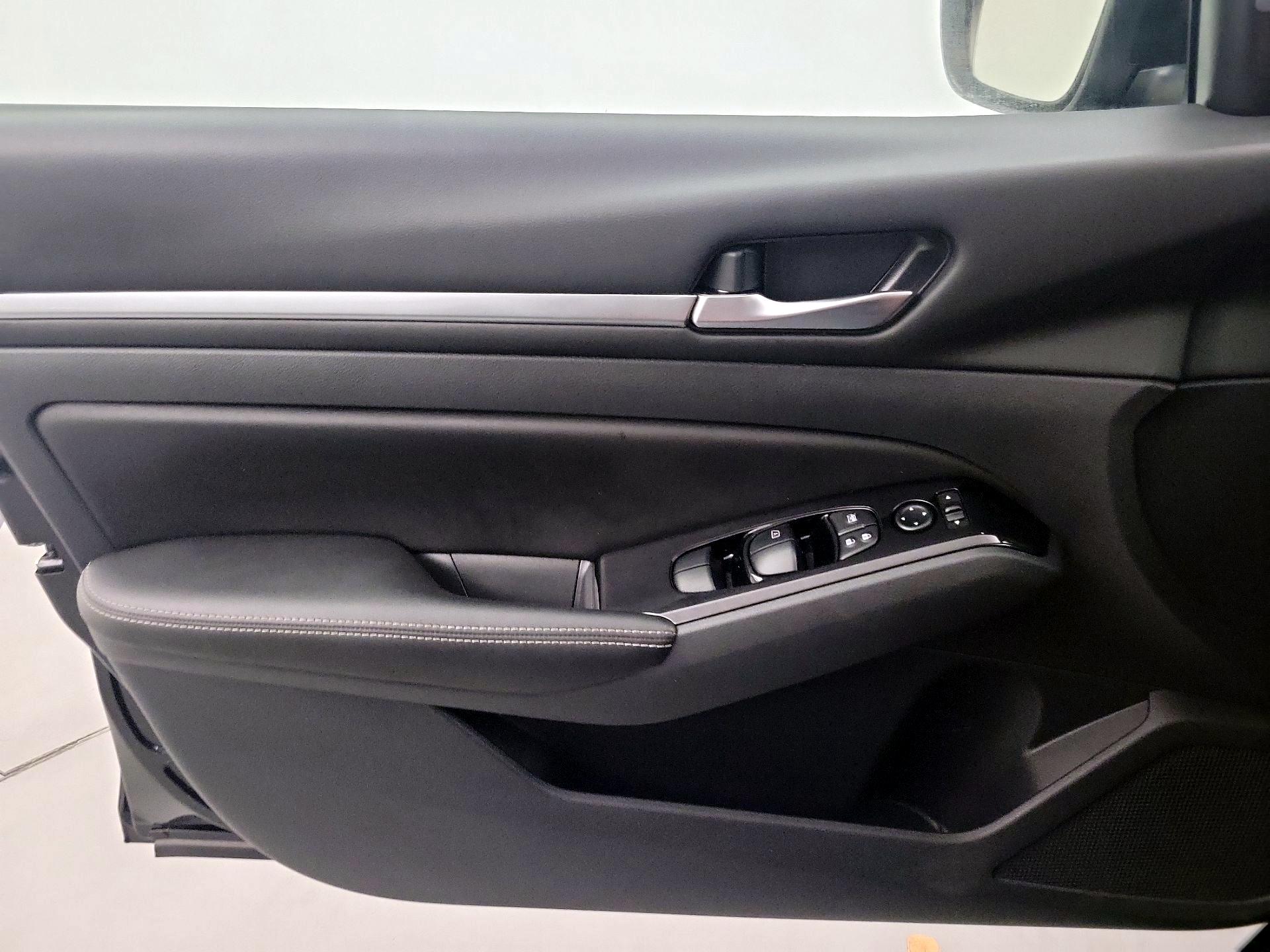 Thumbnail: 2023 Nissan Altima - 12