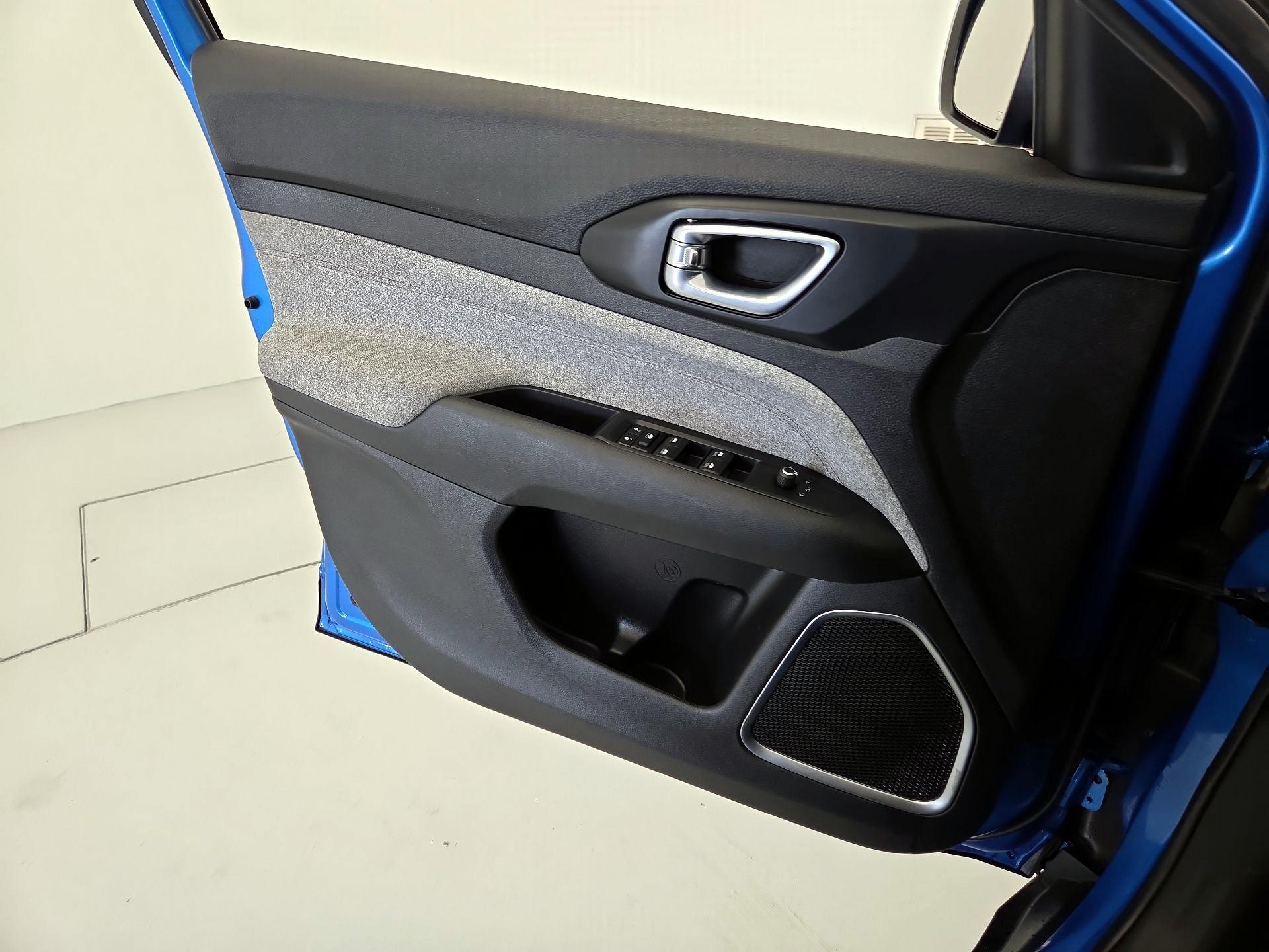 Thumbnail: 2022 Jeep Compass - 12