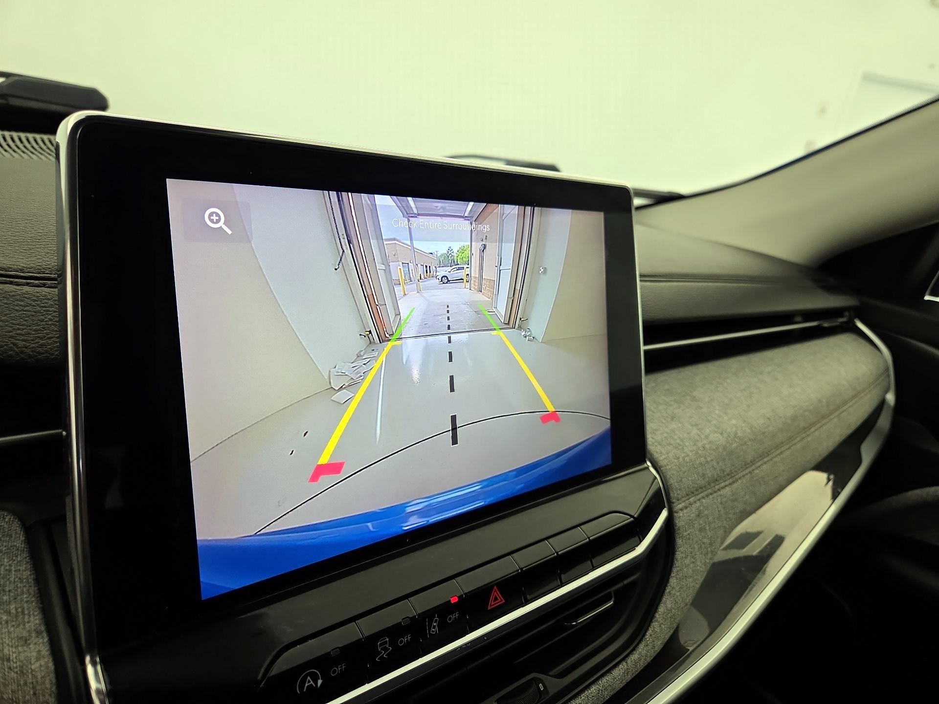 Thumbnail: 2022 Jeep Compass - 14