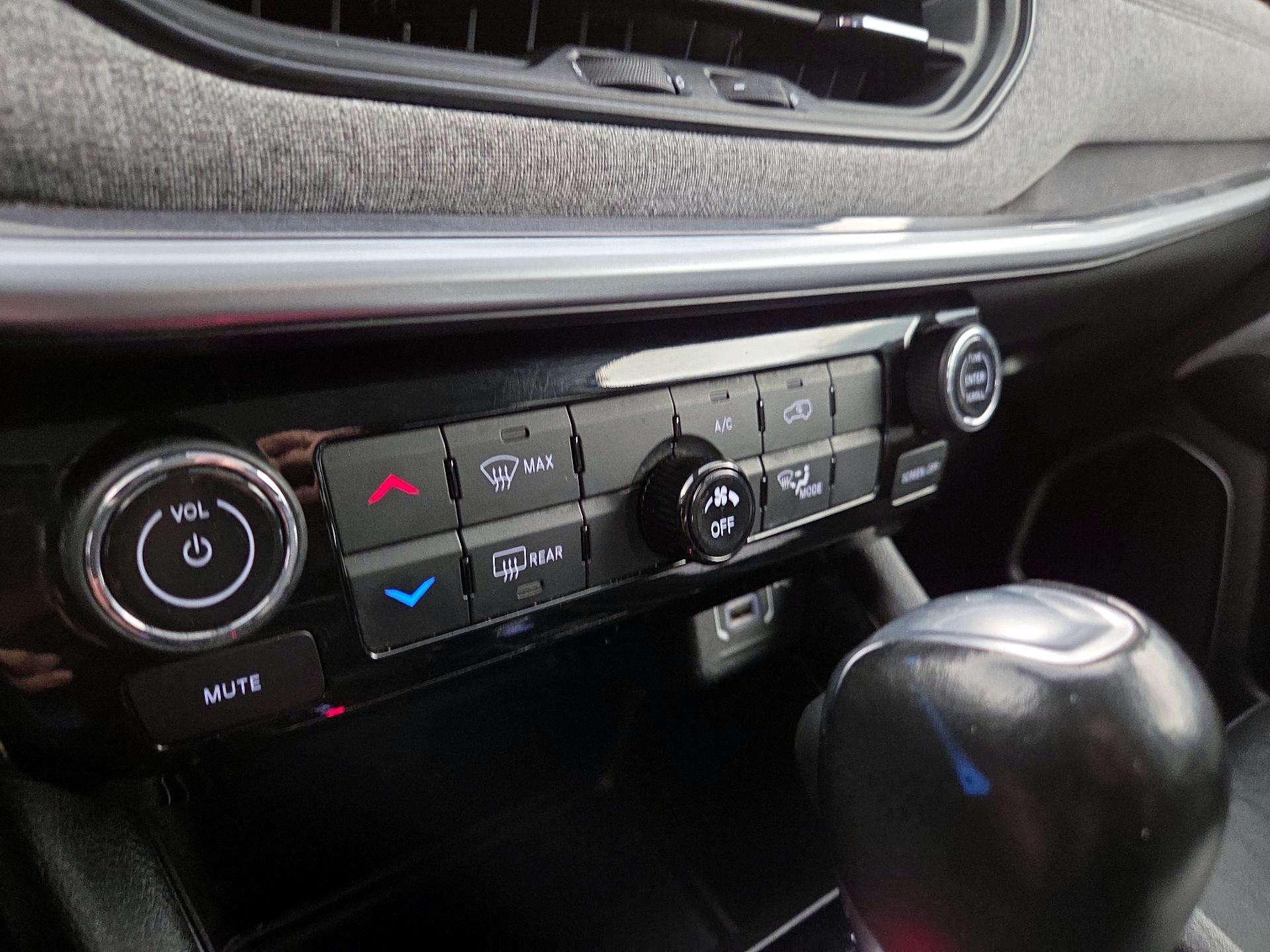 Thumbnail: 2022 Jeep Compass - 16