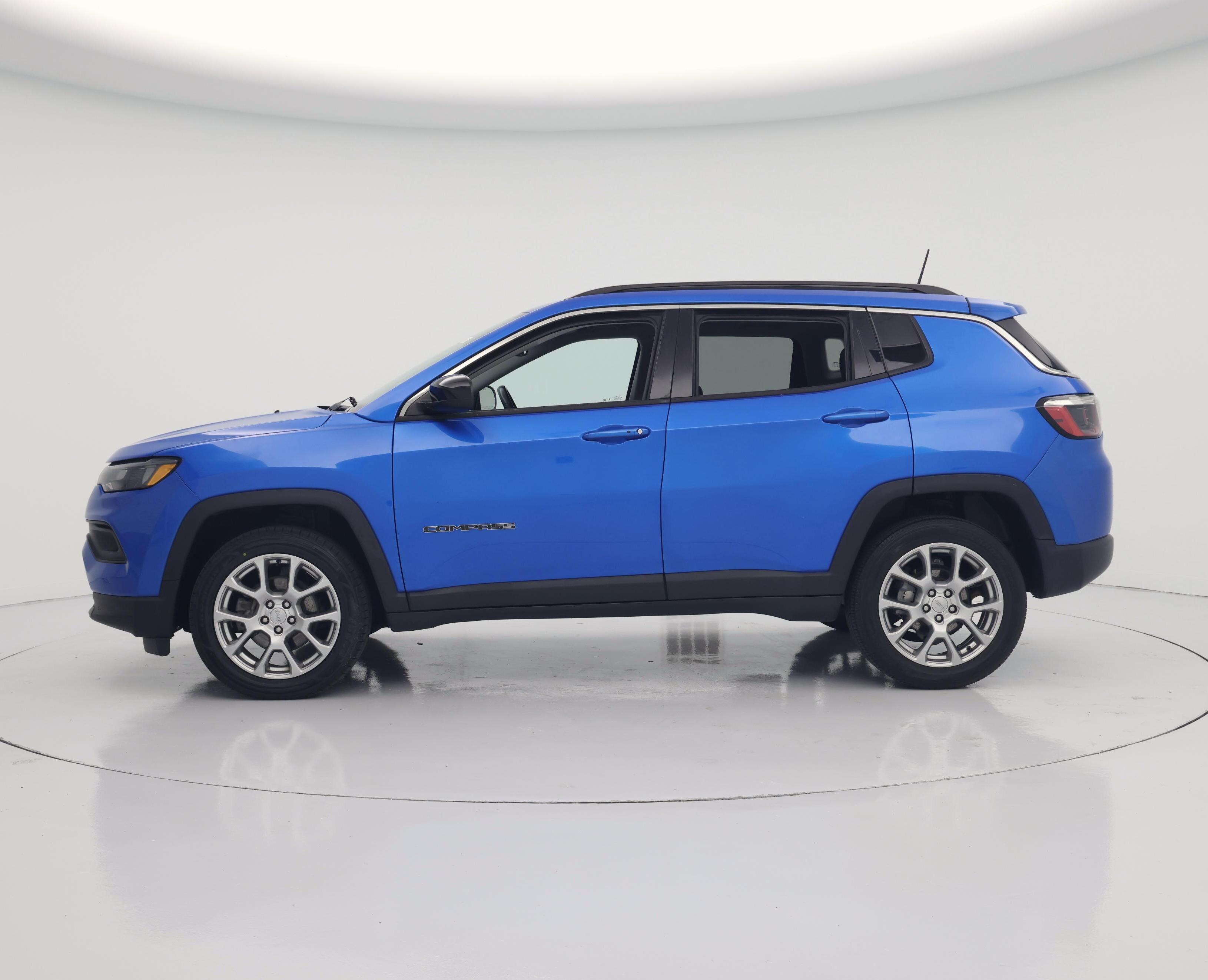 Thumbnail: 2022 Jeep Compass - 3