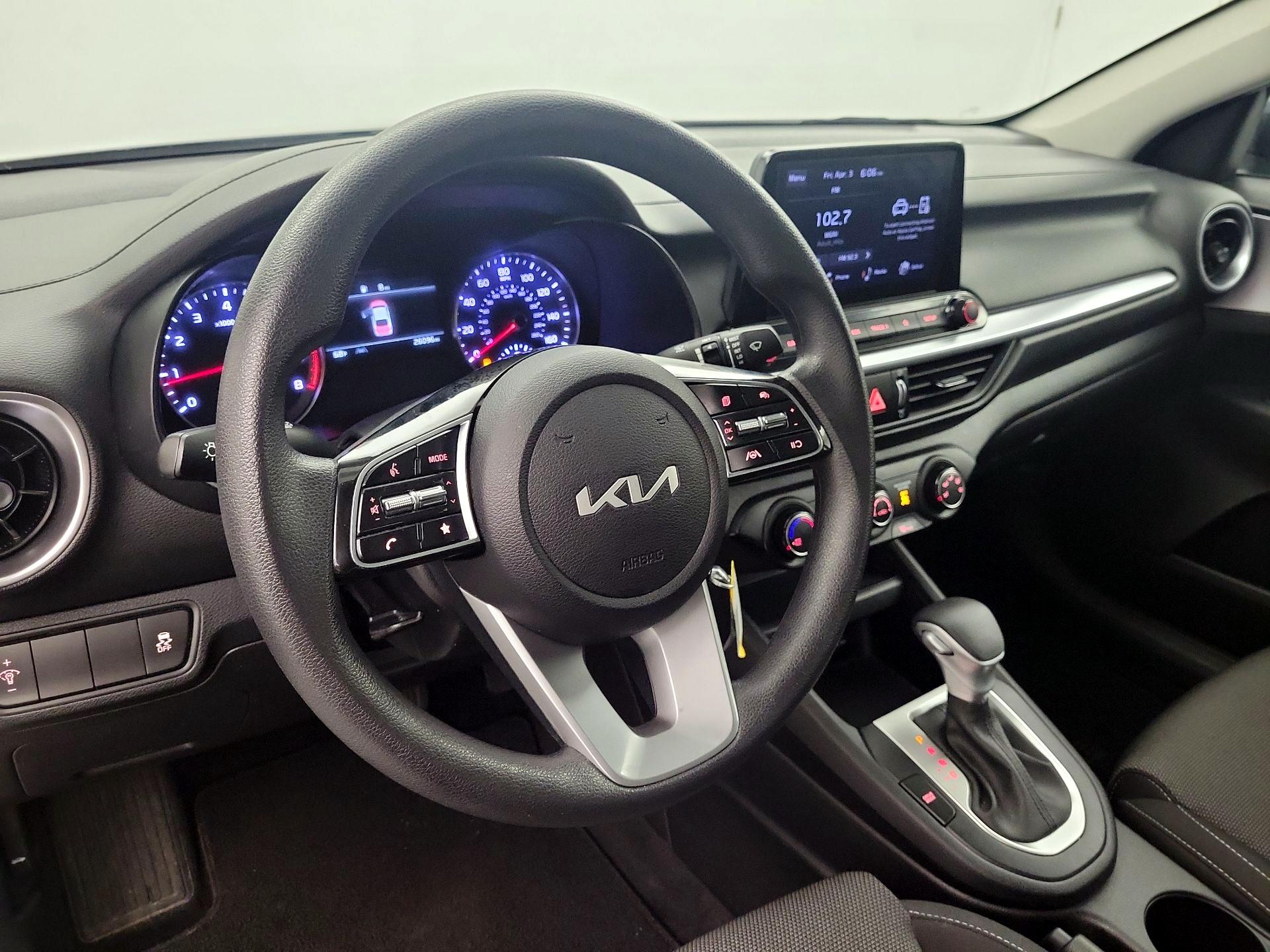 Thumbnail: 2023 Kia Forte - 9