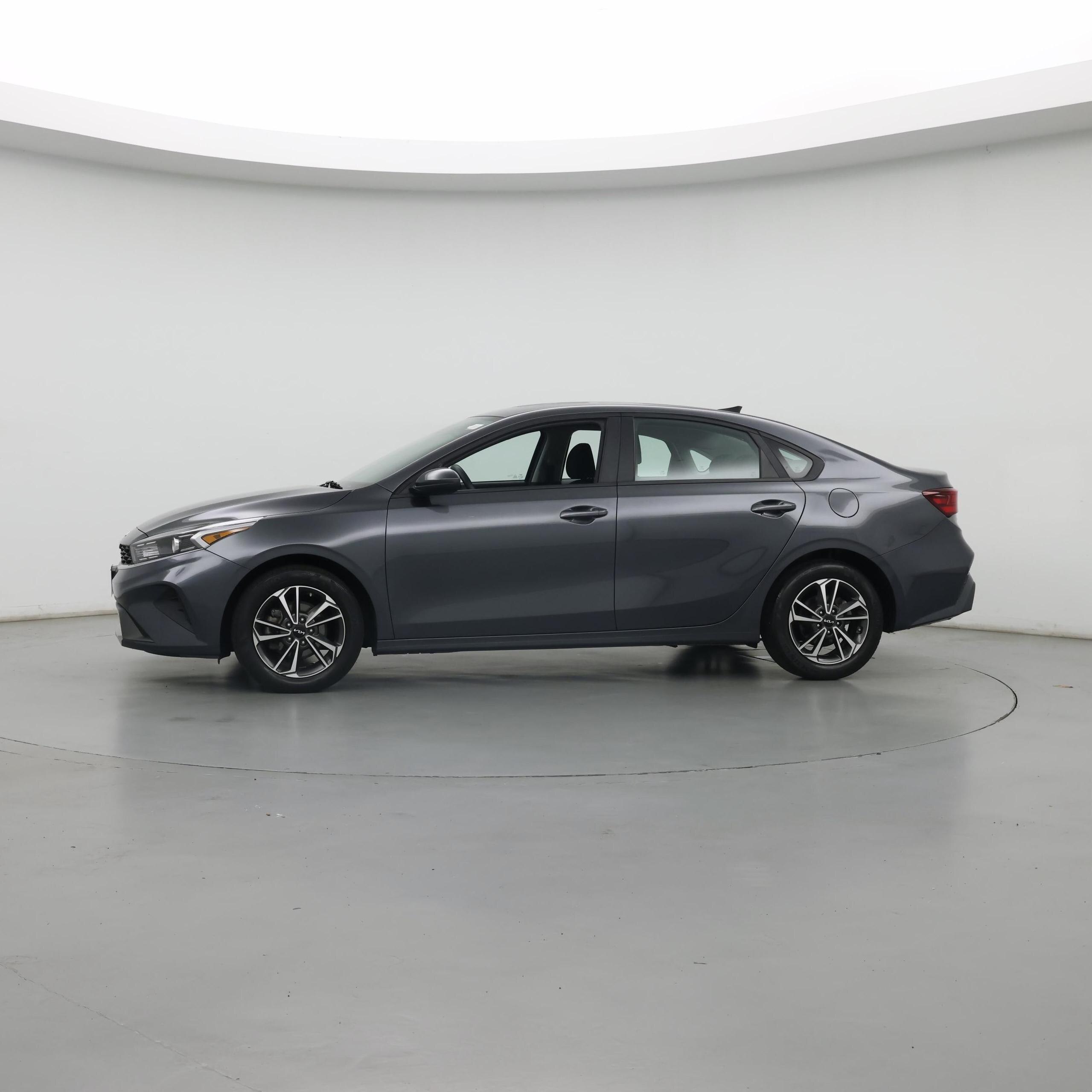 Thumbnail: 2023 Kia Forte - 3
