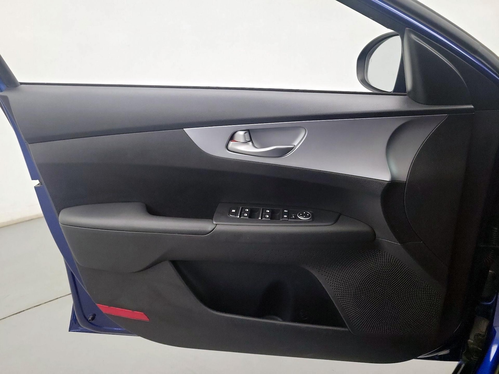 2023 Kia Forte LXS - Photo 13