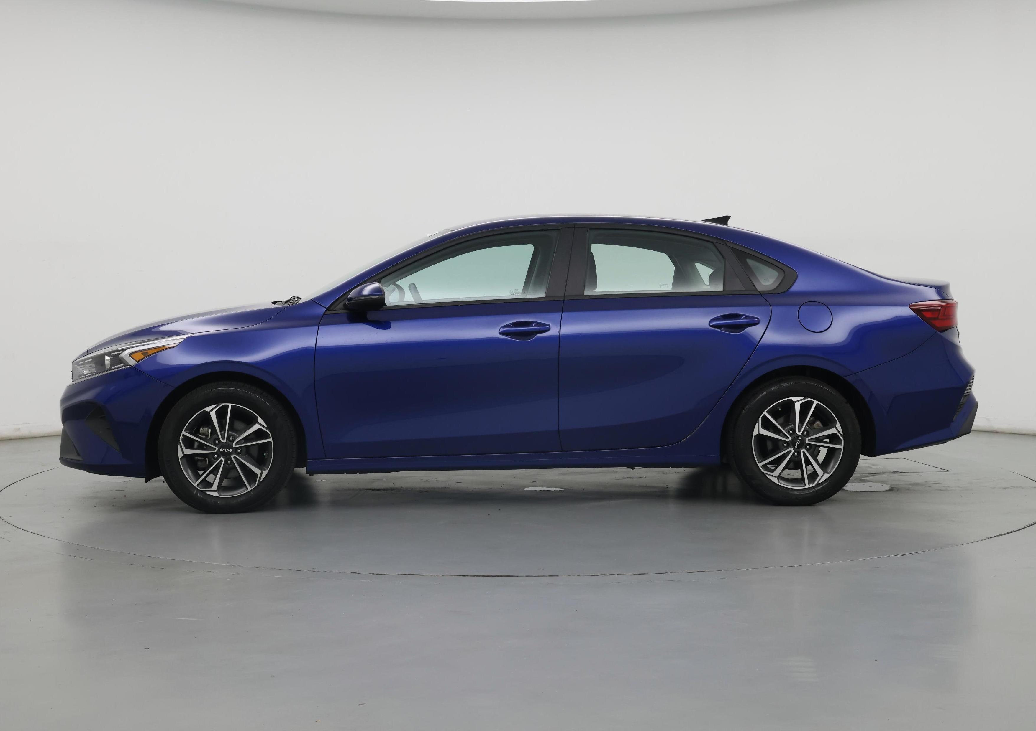 Thumbnail: 2023 Kia Forte - 3