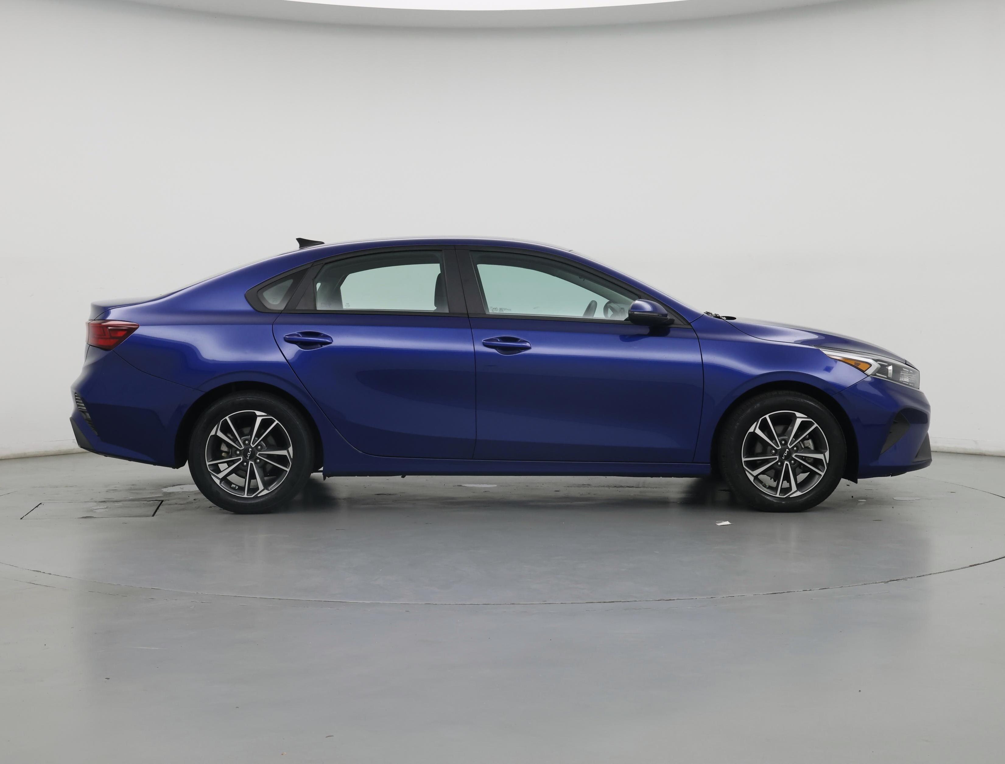 Thumbnail: 2023 Kia Forte - 7