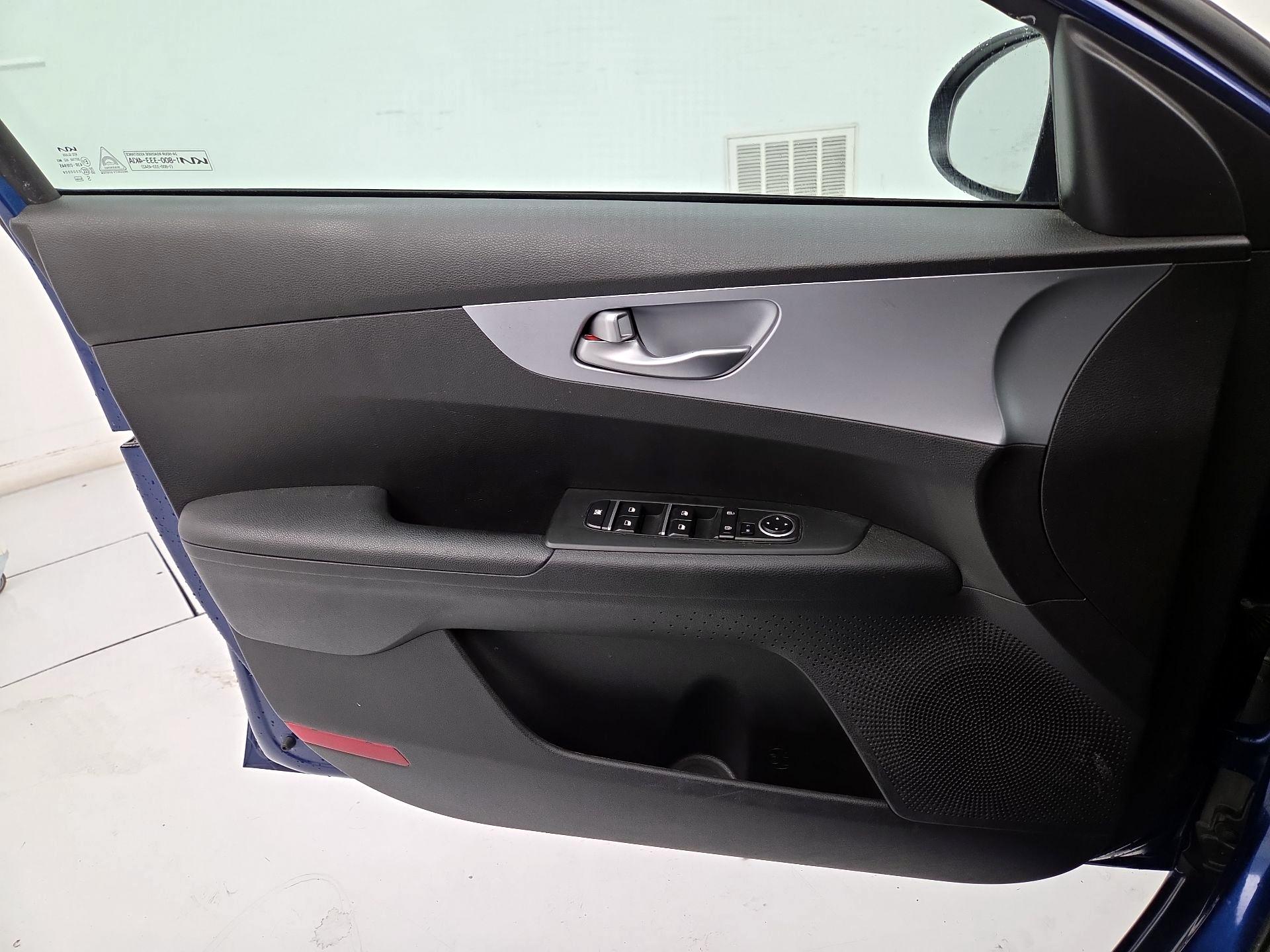Thumbnail: 2023 Kia Forte - 12