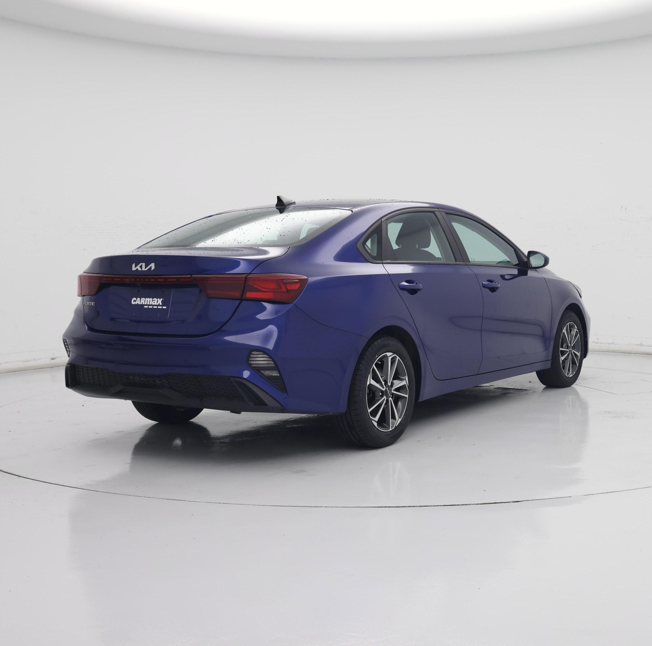 Thumbnail: 2023 Kia Forte - 8