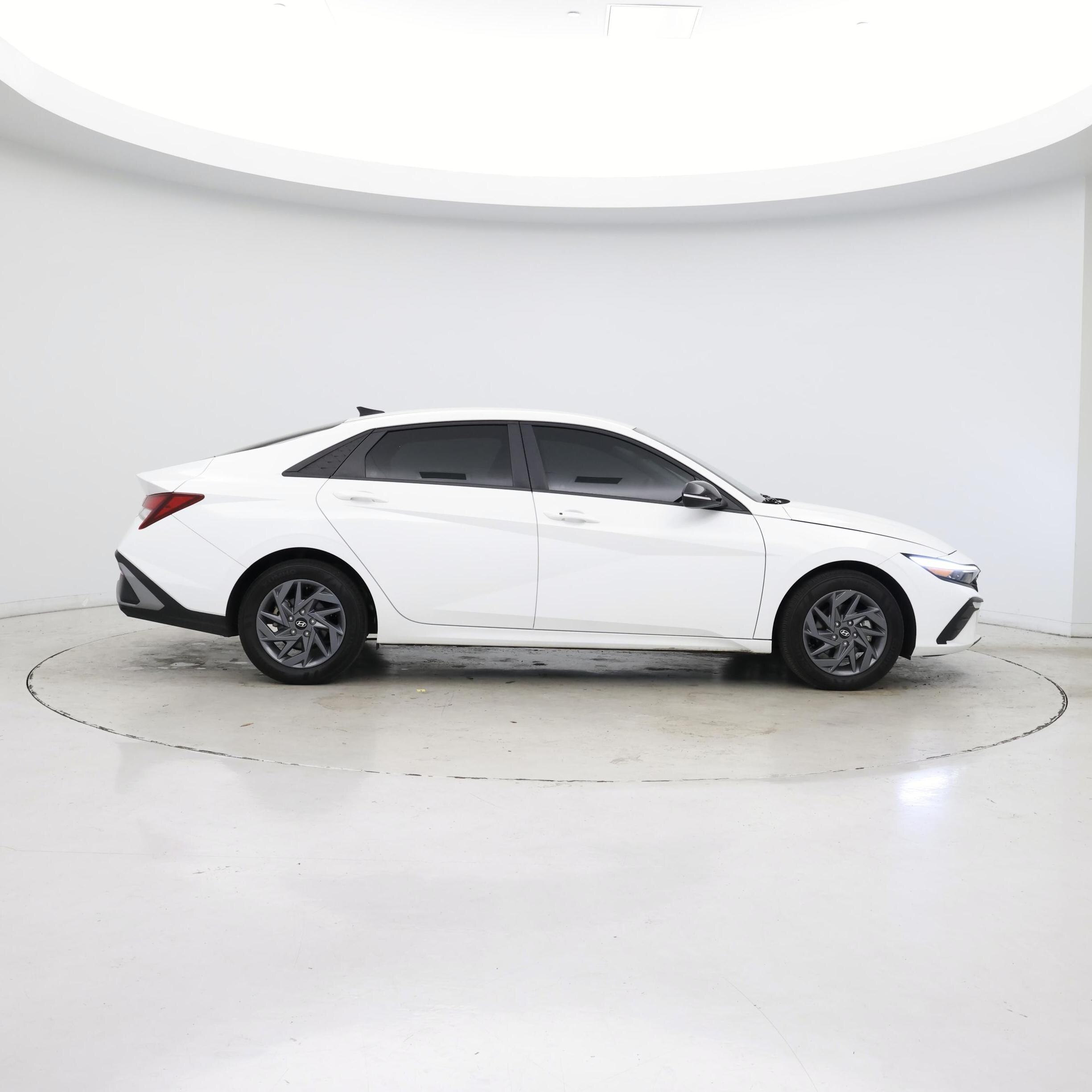 Thumbnail: 2024 Hyundai Elantra - 7