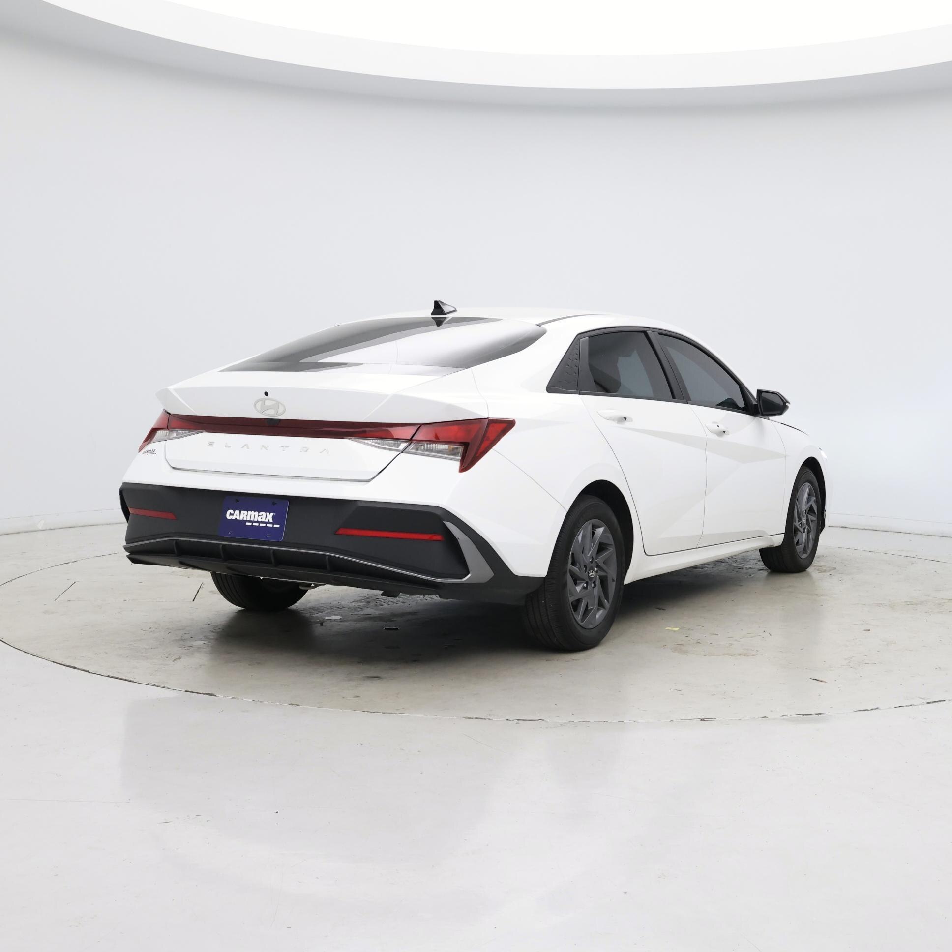 Thumbnail: 2024 Hyundai Elantra - 8