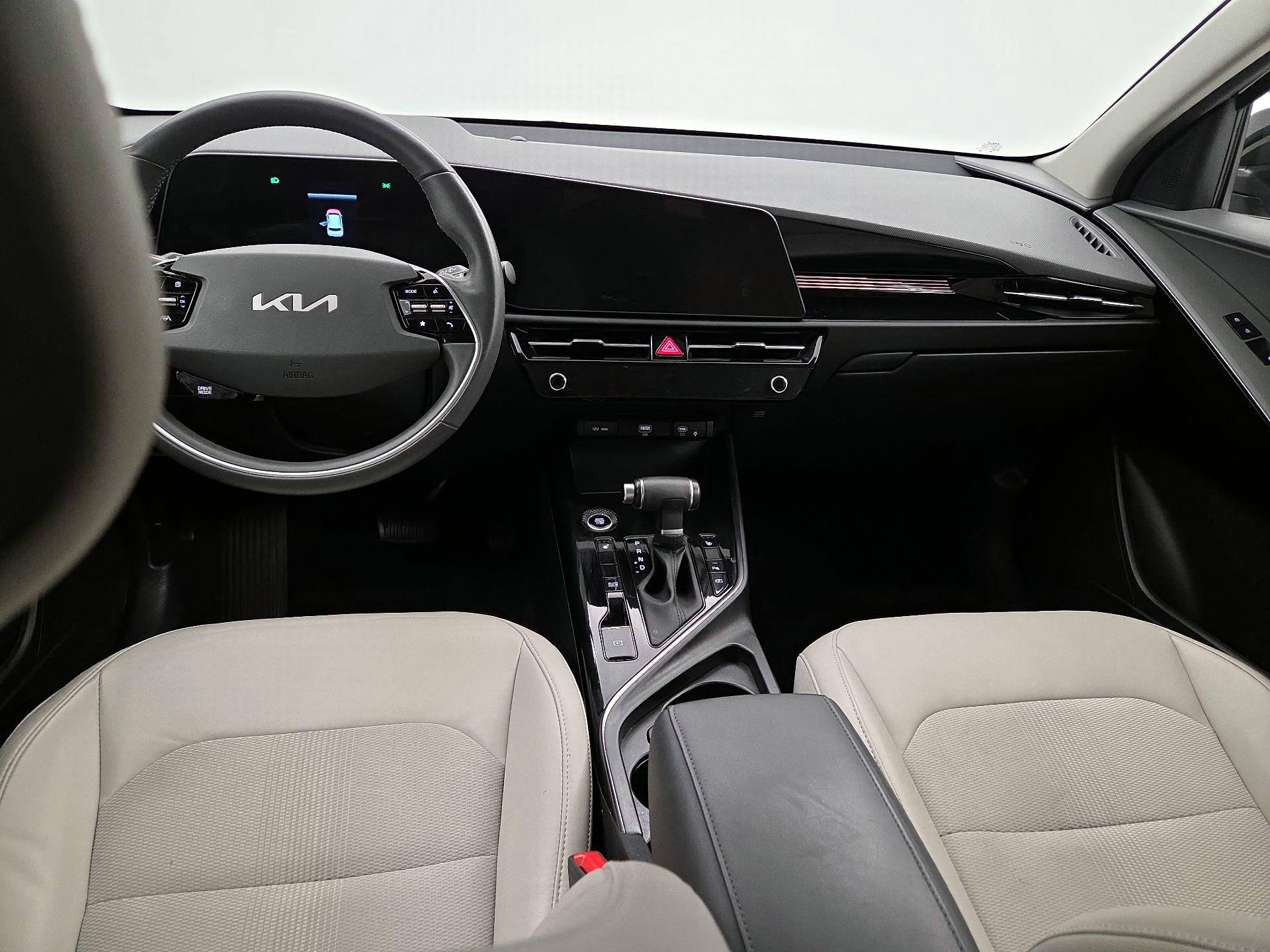 Thumbnail: 2023 Kia Niro - 9