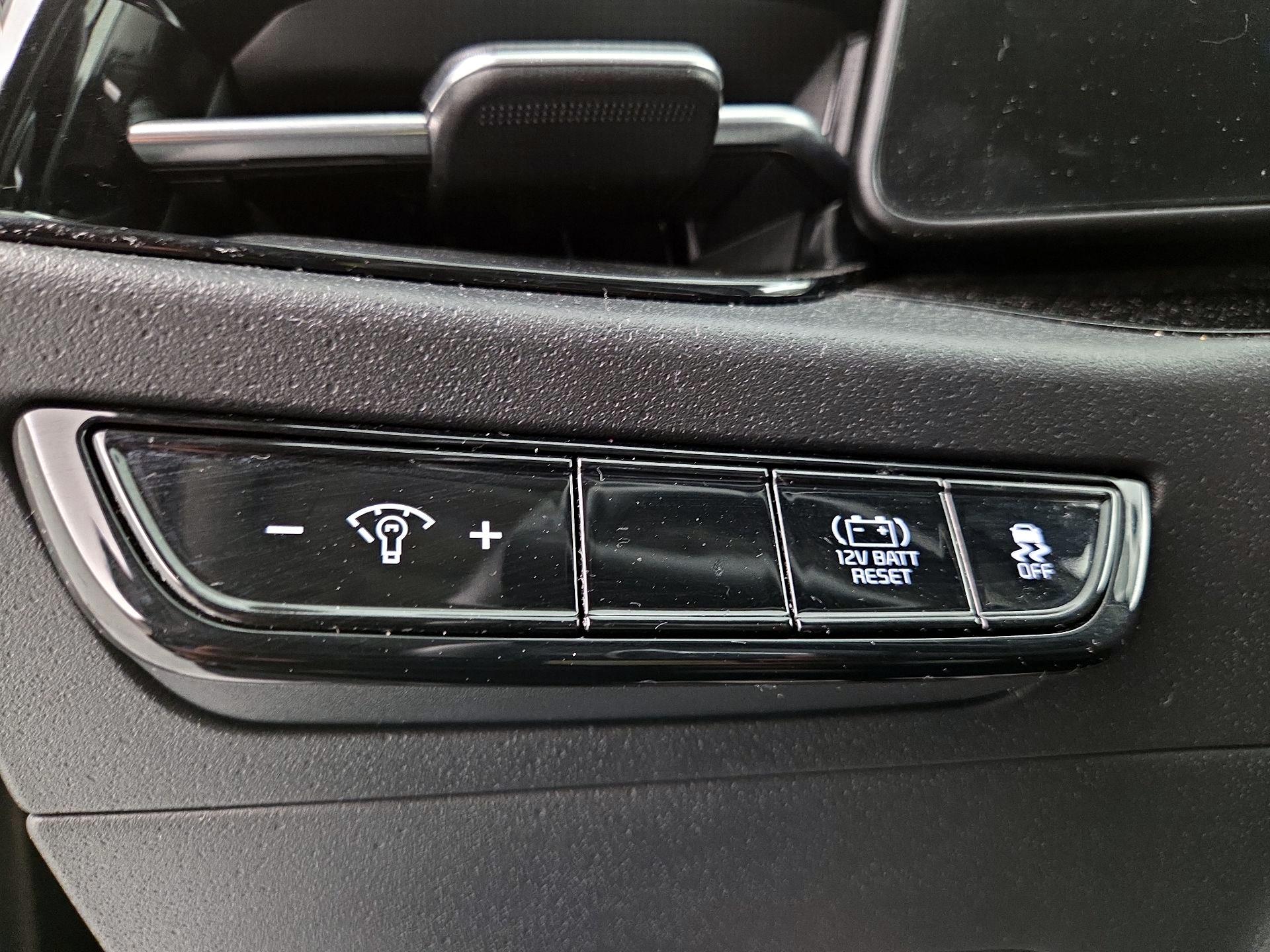 Thumbnail: 2023 Kia Niro - 13