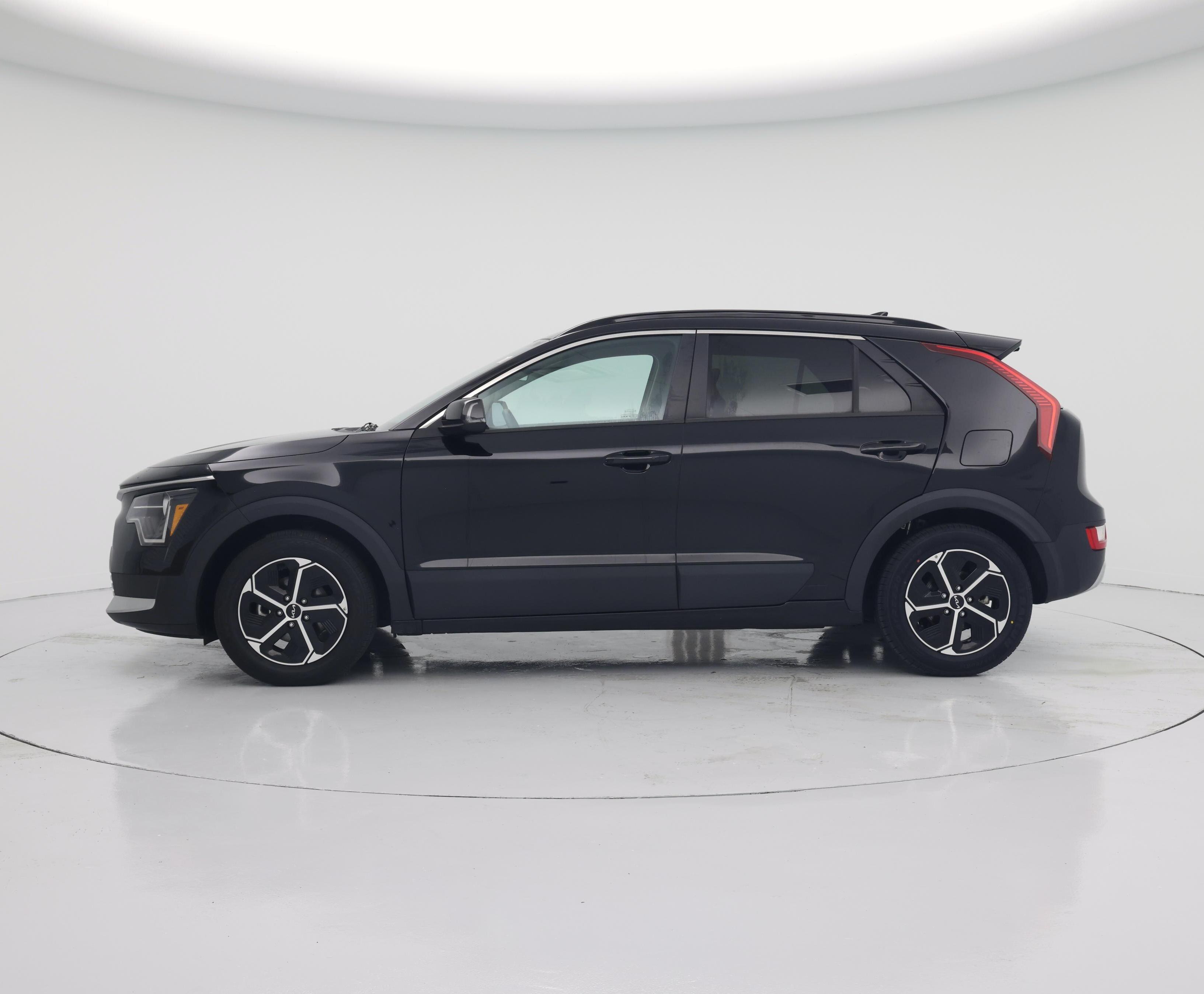 Thumbnail: 2023 Kia Niro - 3