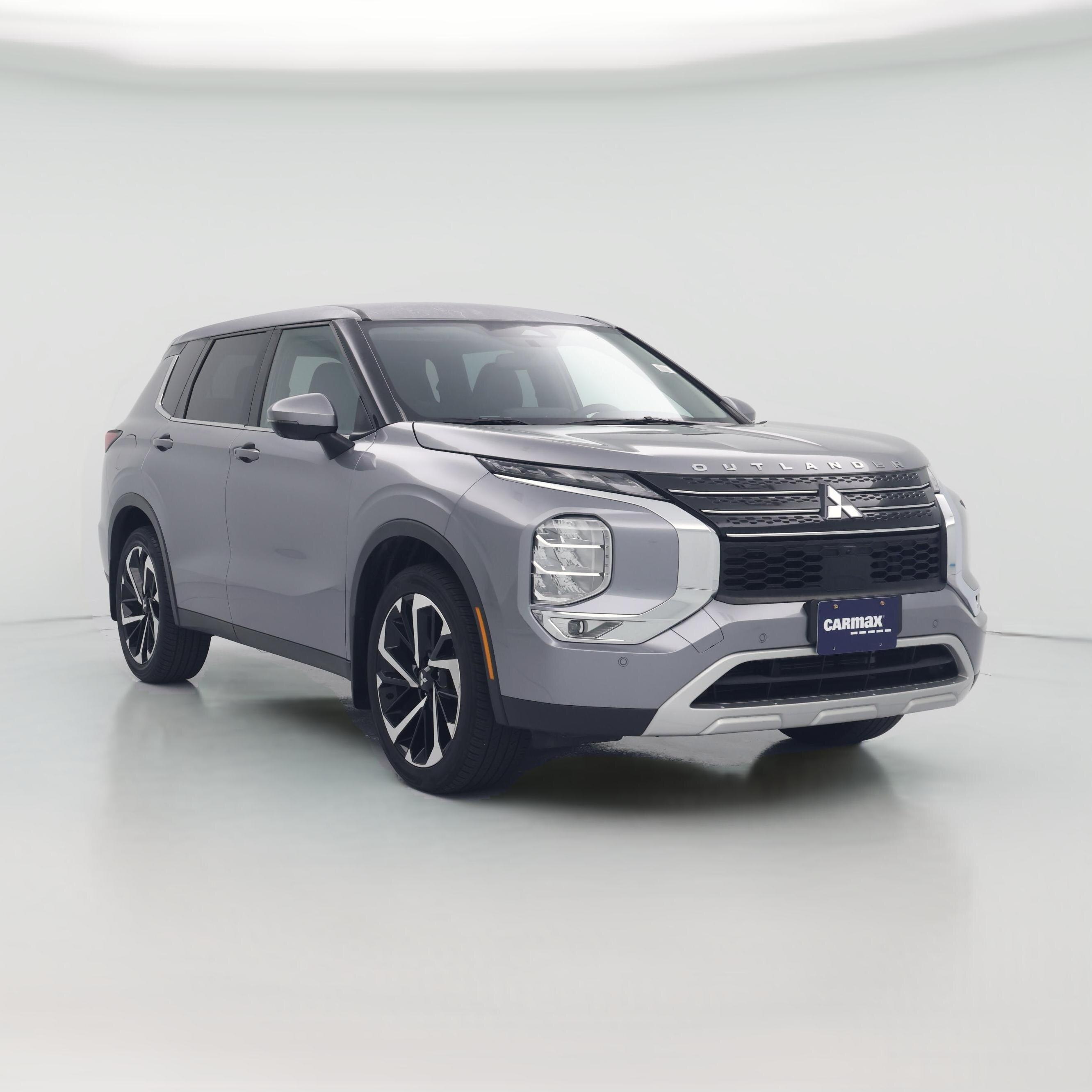 Thumbnail: 2023 Mitsubishi Outlander - 1