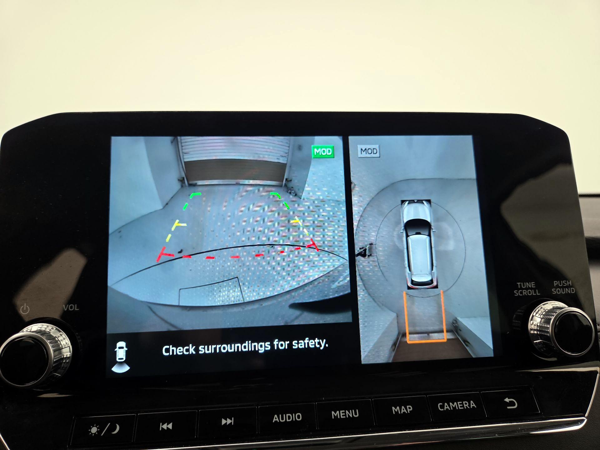 Thumbnail: 2023 Mitsubishi Outlander - 15