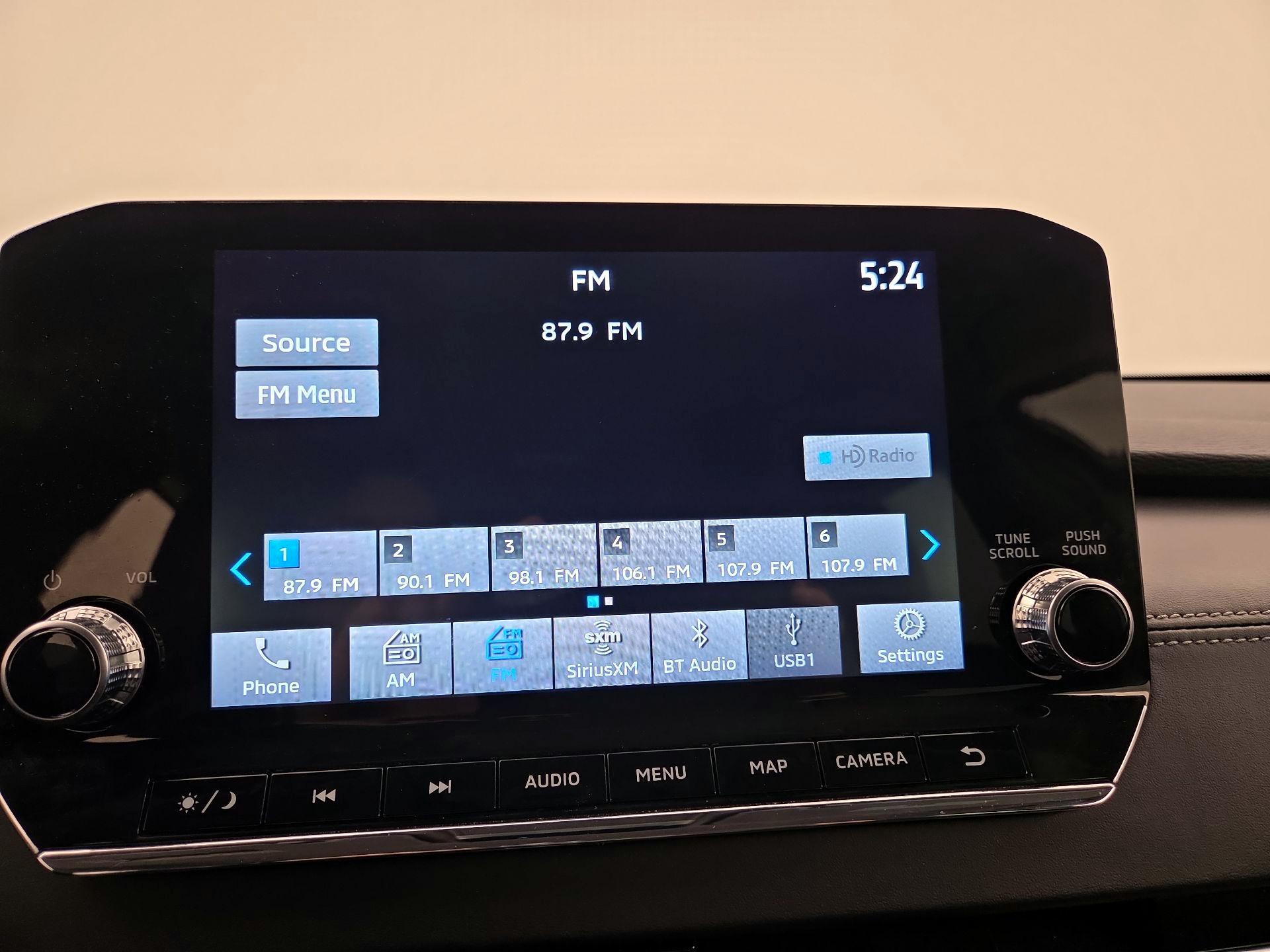 Thumbnail: 2023 Mitsubishi Outlander - 16