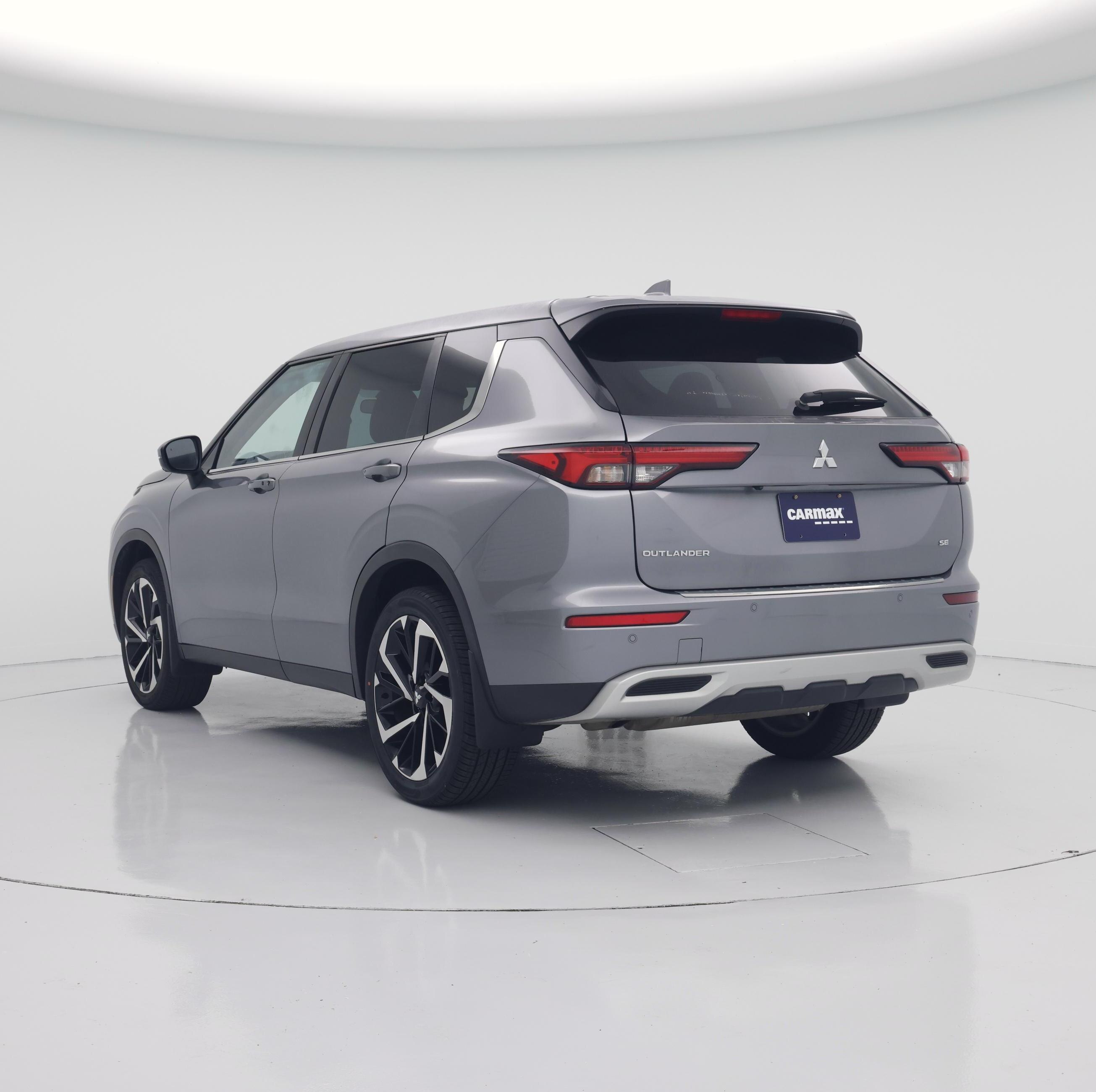 Thumbnail: 2023 Mitsubishi Outlander - 2