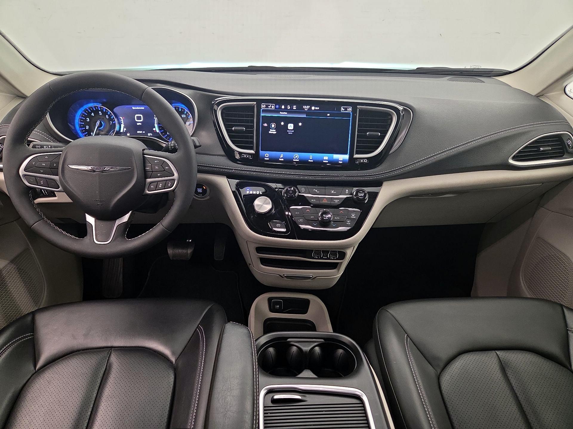 Thumbnail: 2023 Chrysler Pacifica - 9