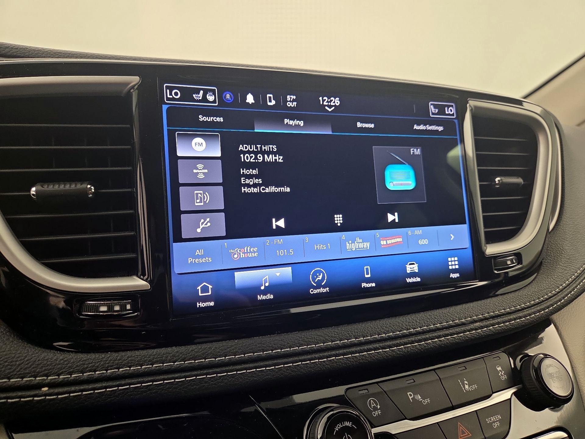 Thumbnail: 2023 Chrysler Pacifica - 15