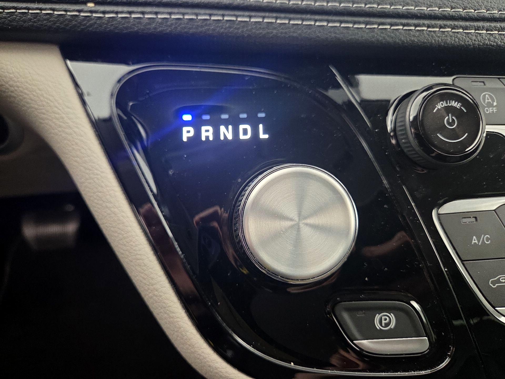 Thumbnail: 2023 Chrysler Pacifica - 17