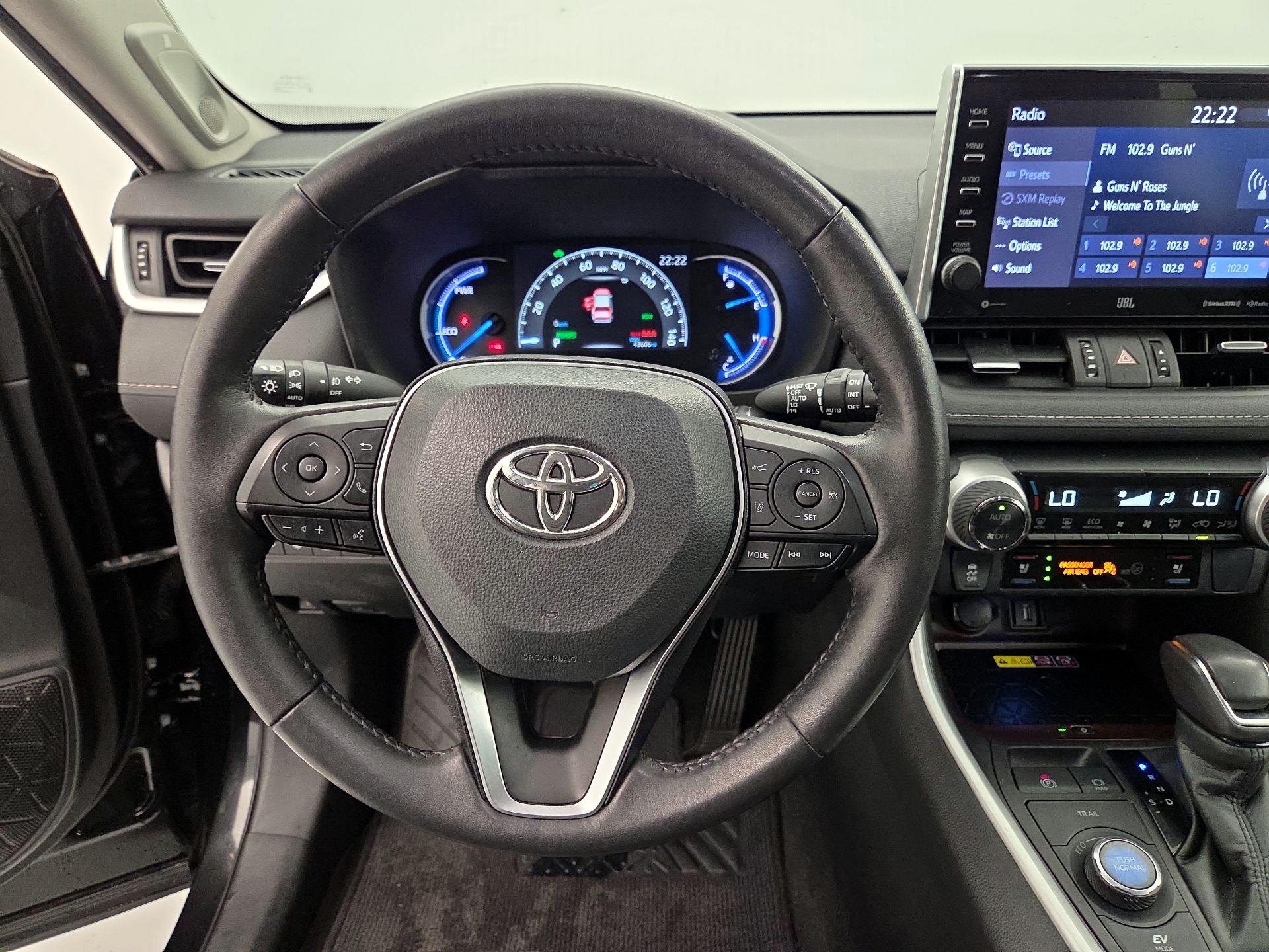 Thumbnail: 2022 Toyota RAV4 - 10