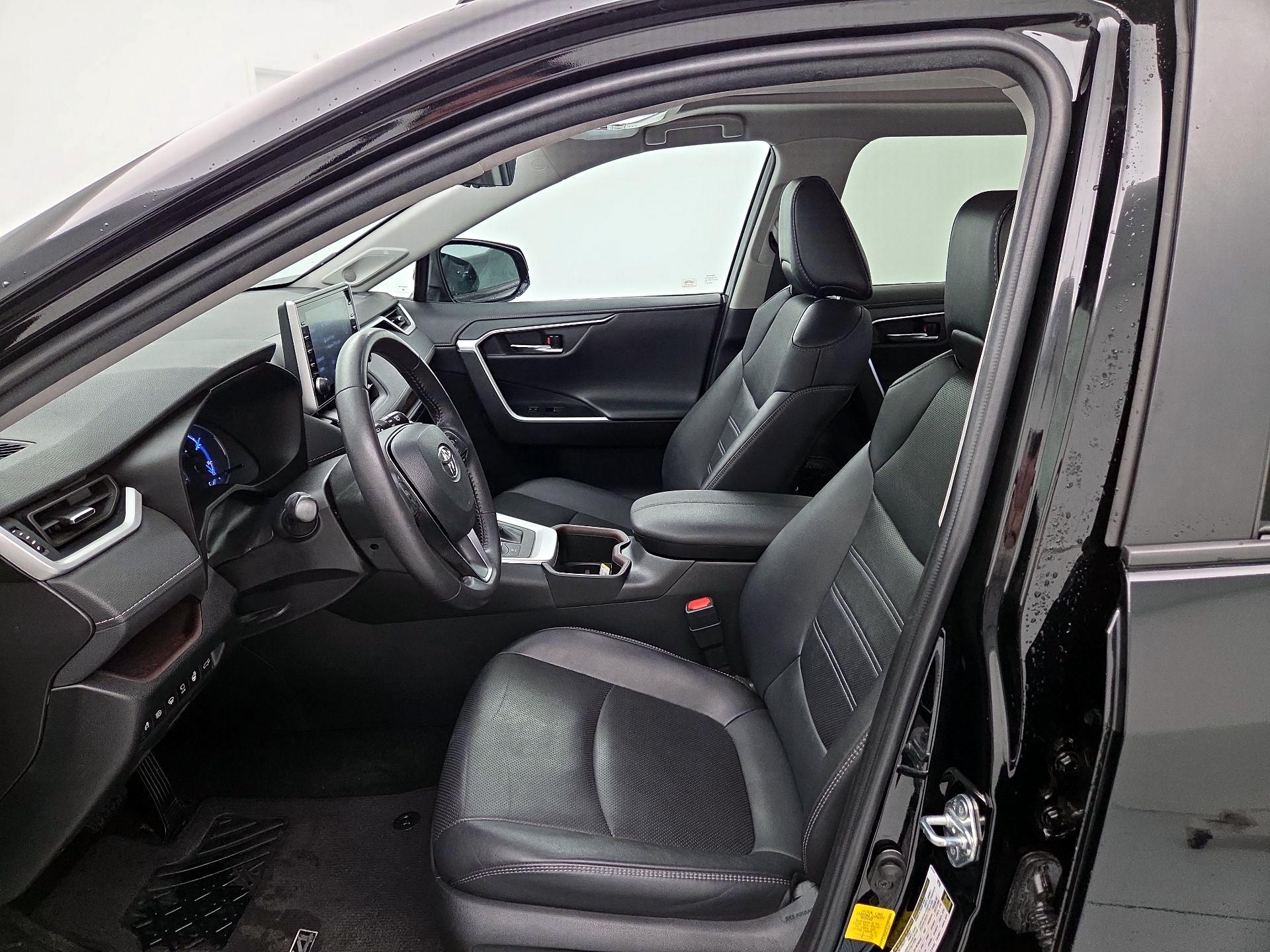 Thumbnail: 2022 Toyota RAV4 - 11