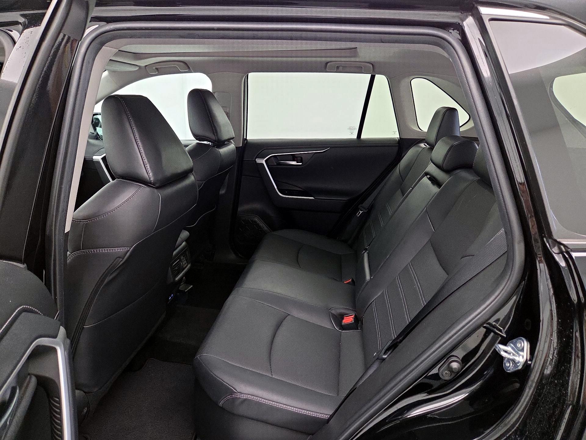 Thumbnail: 2022 Toyota RAV4 - 20