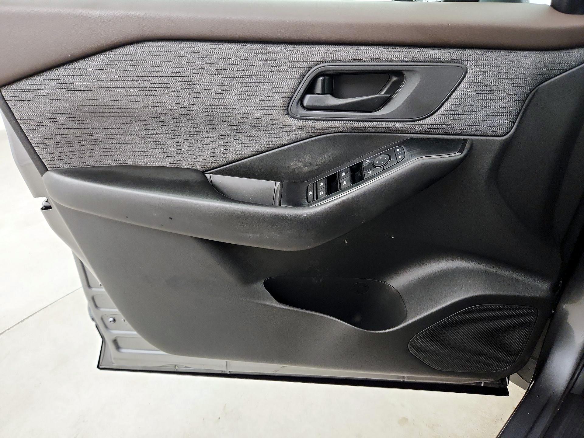 Thumbnail: 2023 Nissan Rogue - 12