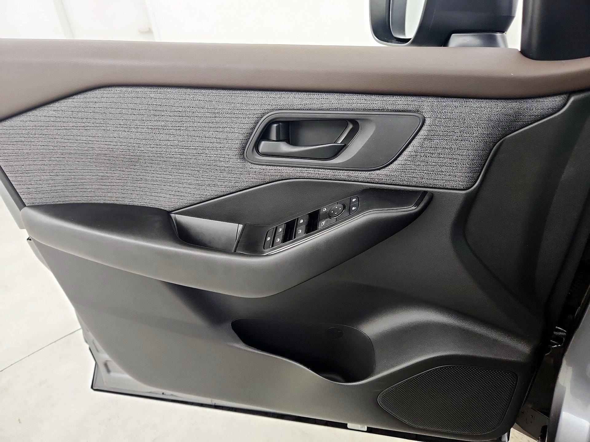 Thumbnail: 2023 Nissan Rogue - 12