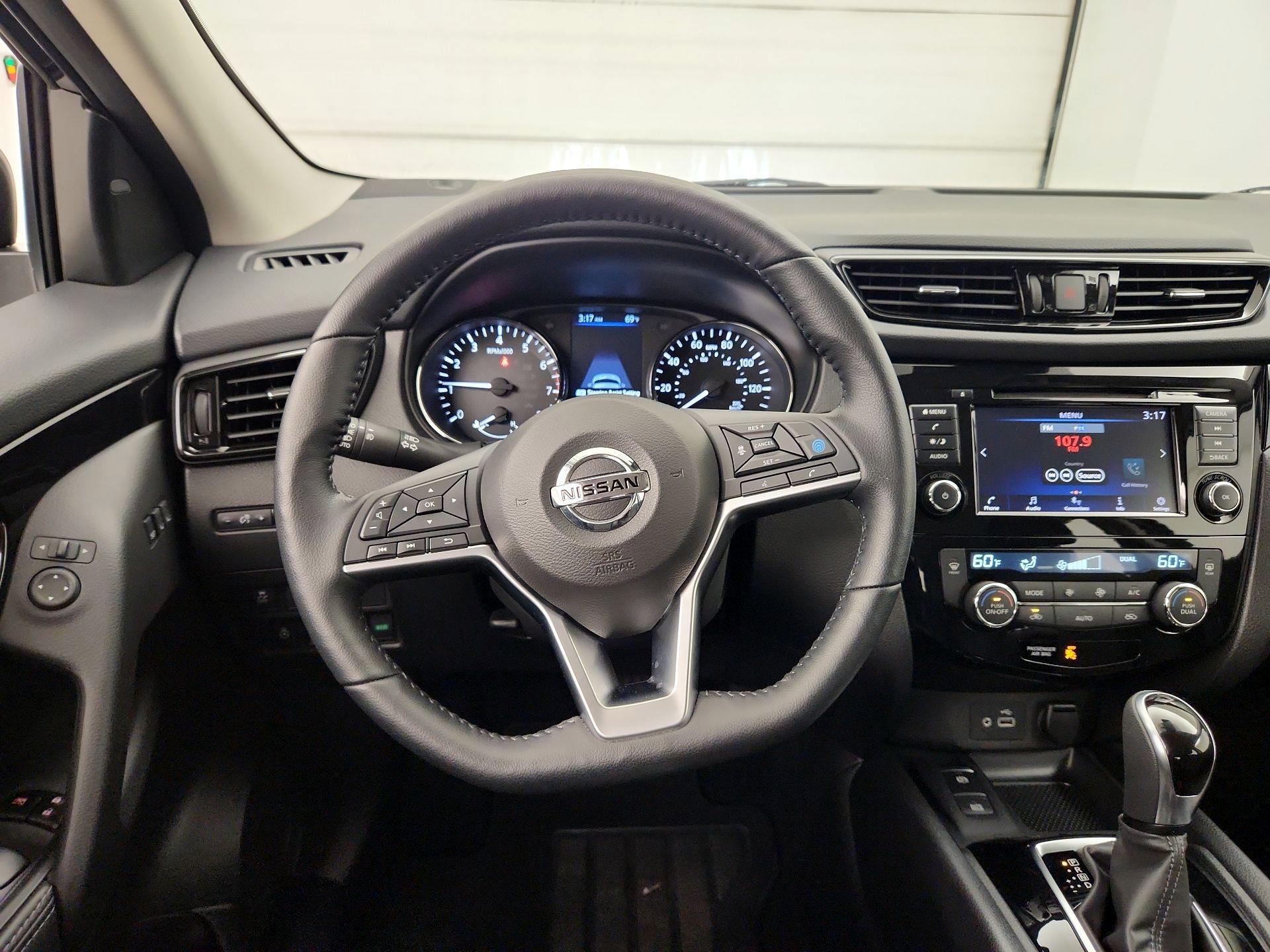 Thumbnail: 2022 Nissan Rogue Sport - 10