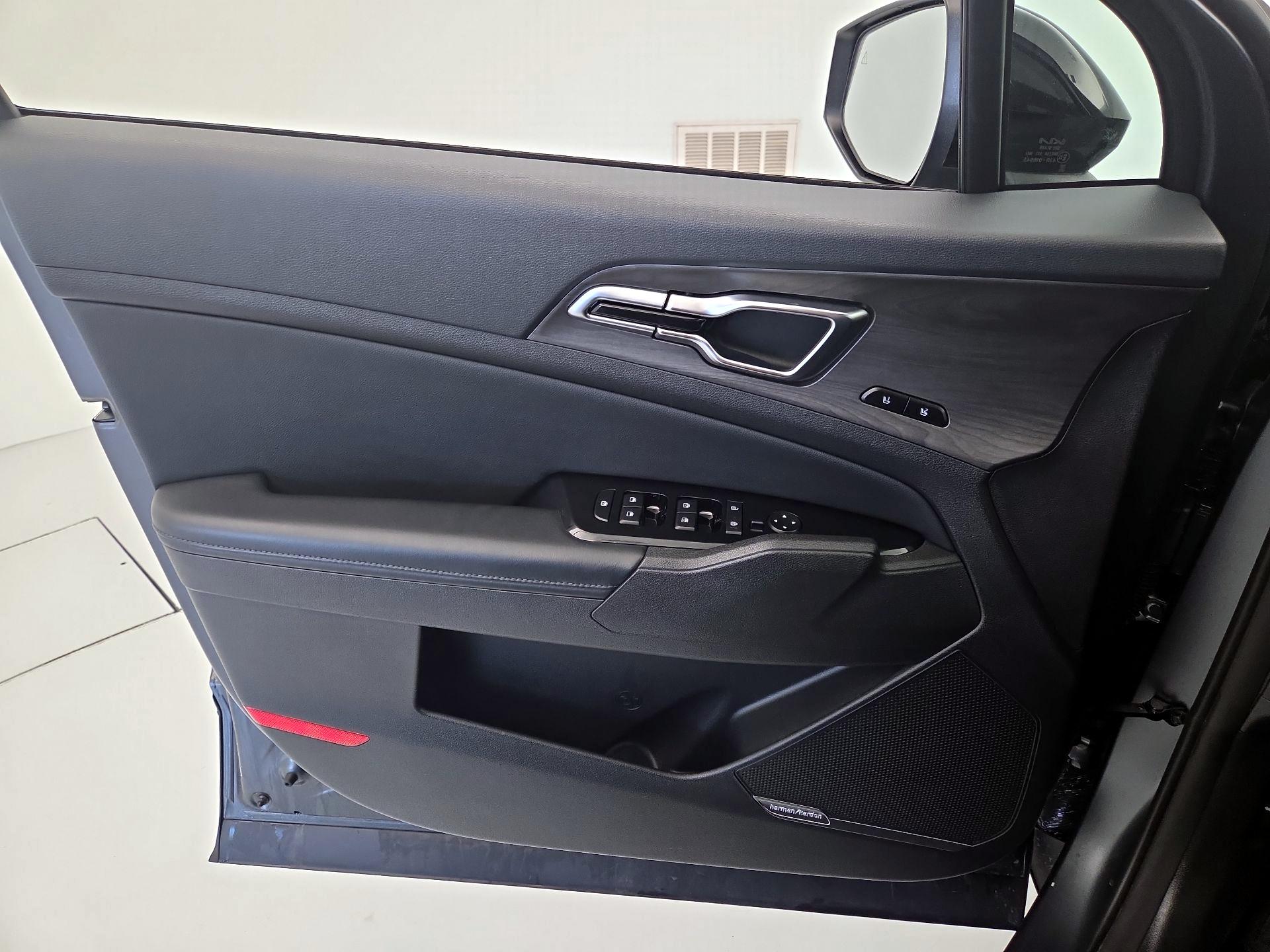 Thumbnail: 2023 Kia Sportage - 12