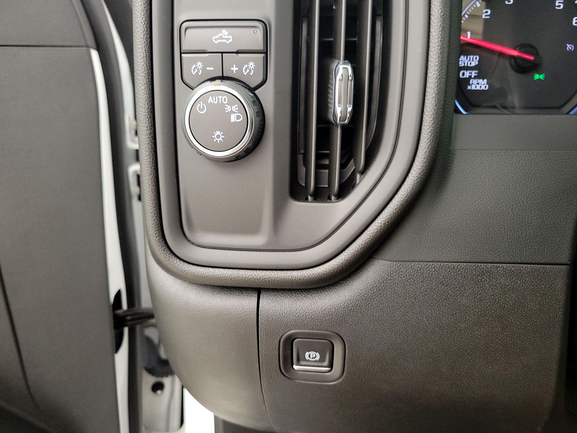 Thumbnail: 2023 Chevrolet Silverado 1500 - 13