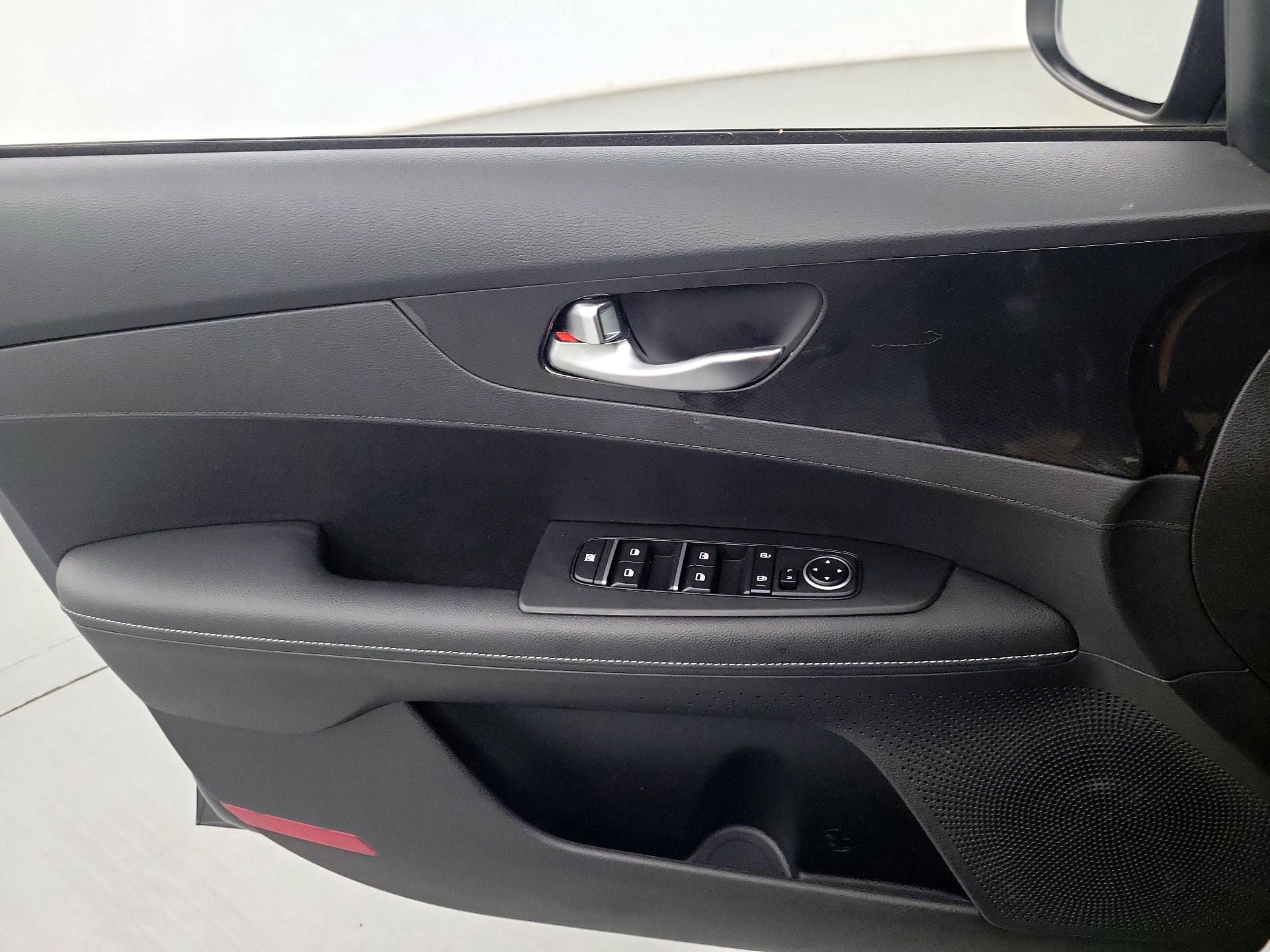 Thumbnail: 2023 Kia Forte - 12