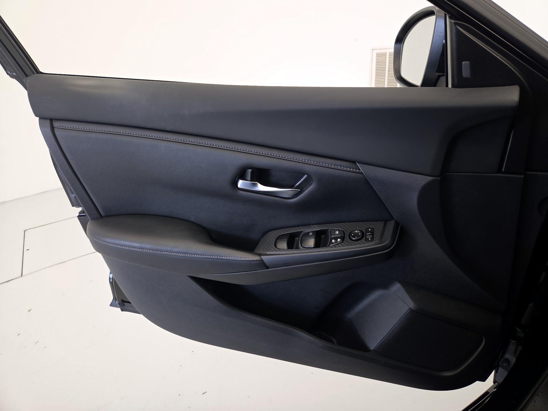 Thumbnail: 2023 Nissan Sentra - 12