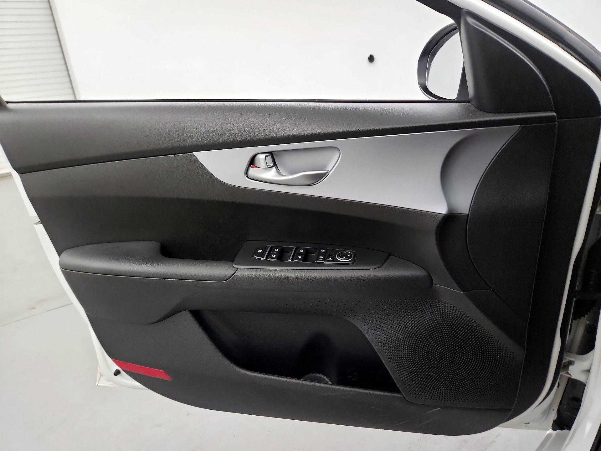 Thumbnail: 2023 Kia Forte - 12