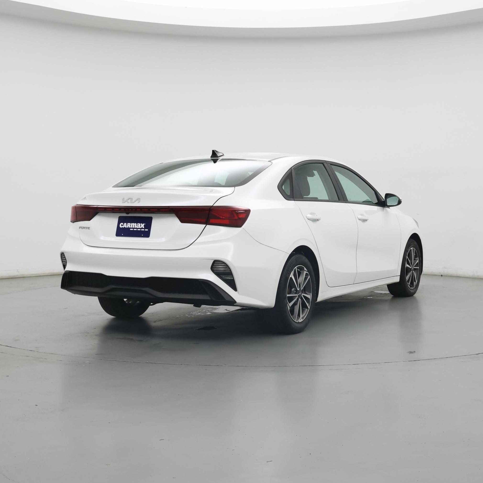 Thumbnail: 2023 Kia Forte - 8