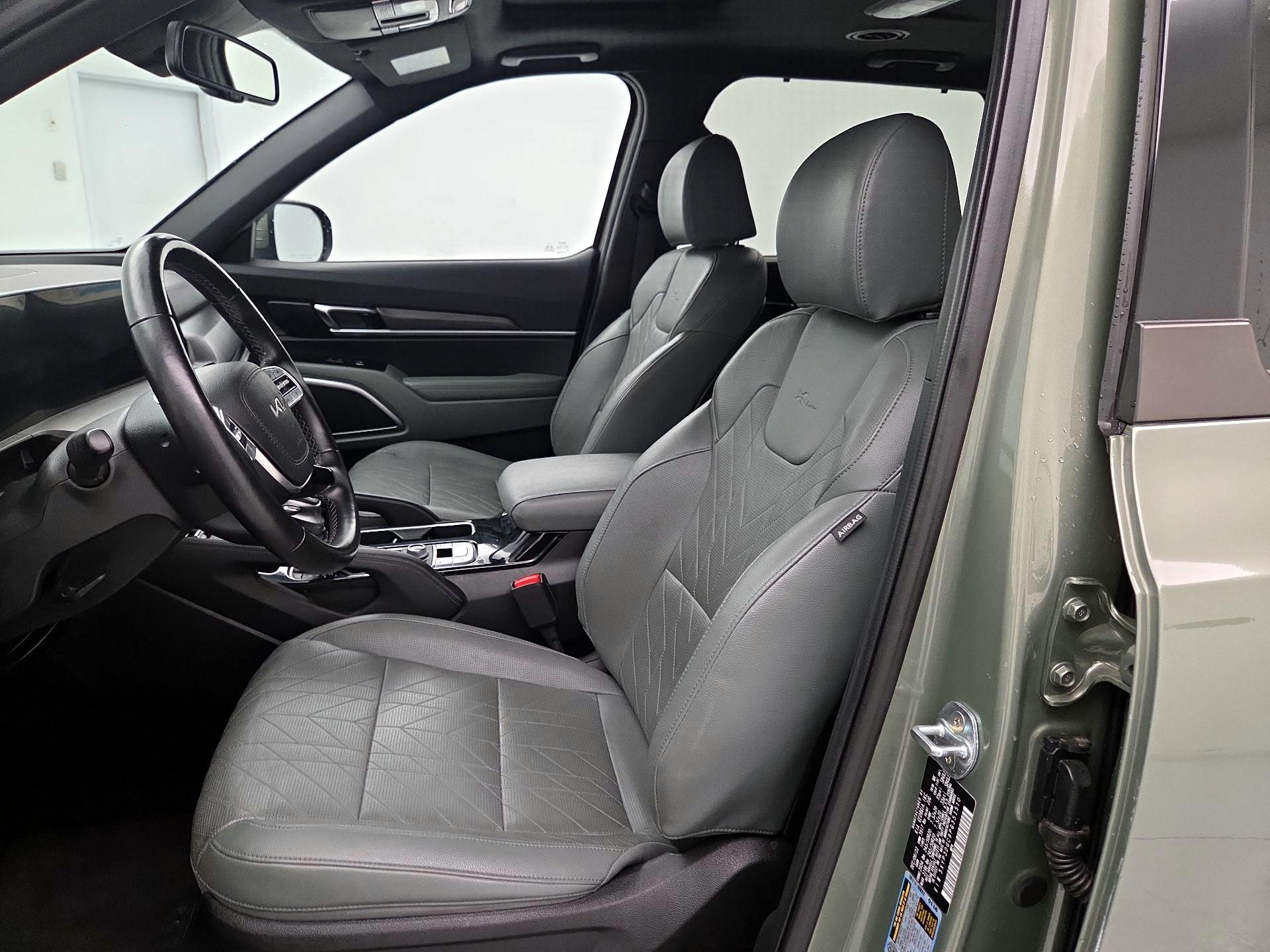 Thumbnail: 2023 Kia Telluride - 11