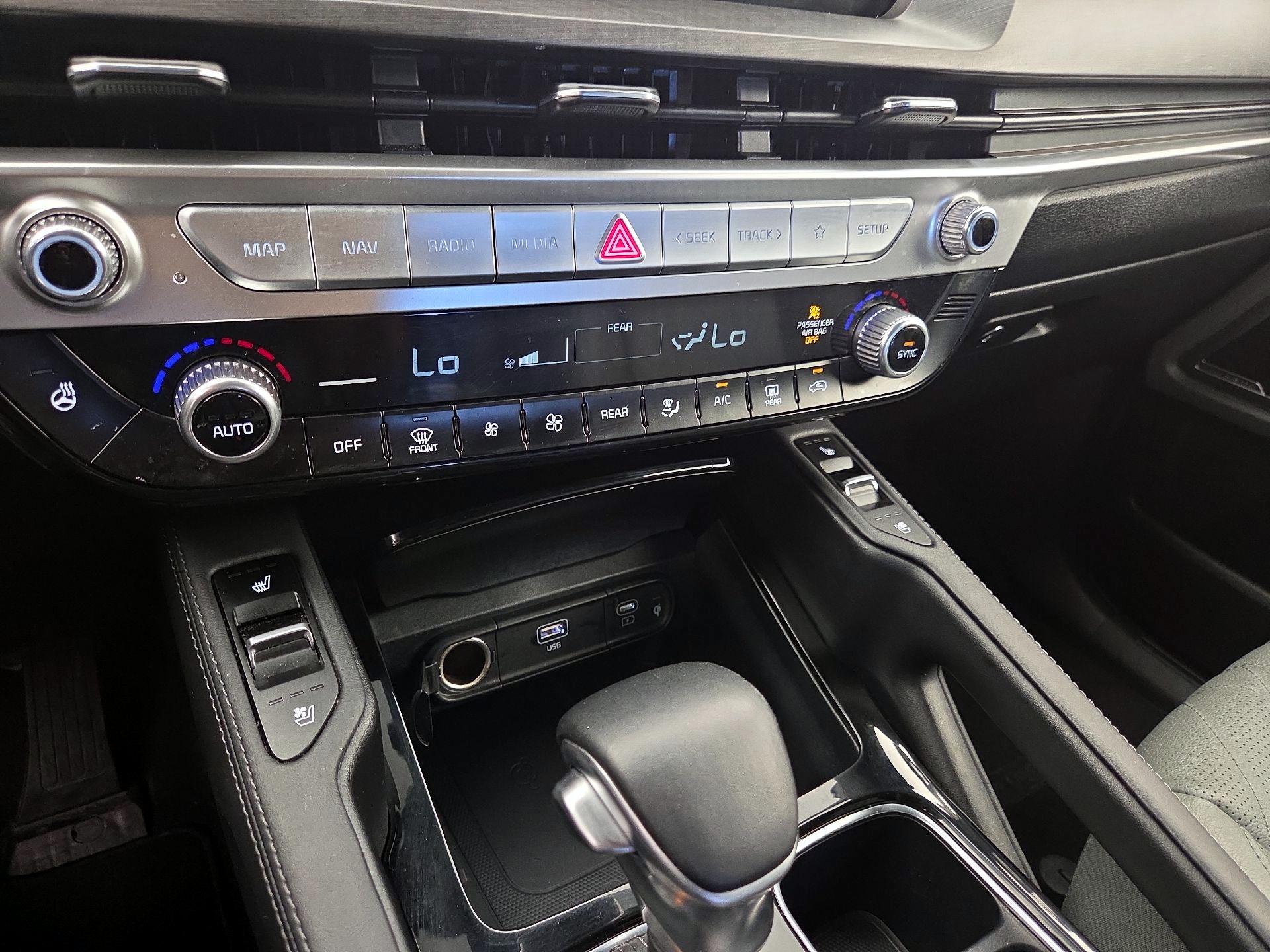 Thumbnail: 2023 Kia Telluride - 17