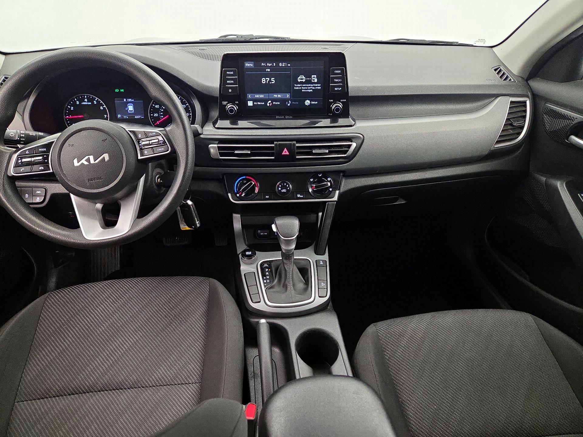 Thumbnail: 2023 Kia Seltos - 9