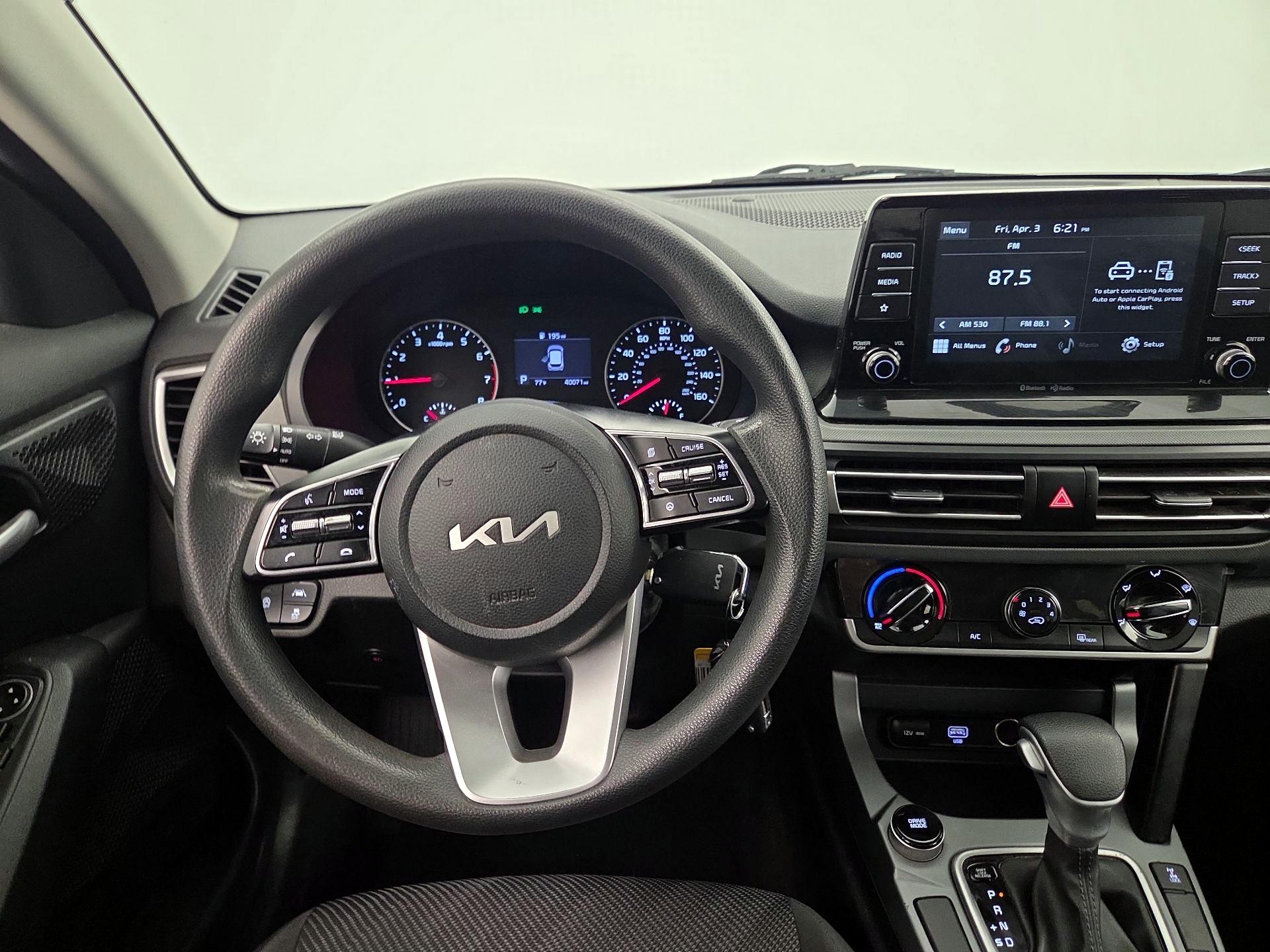 Thumbnail: 2023 Kia Seltos - 10