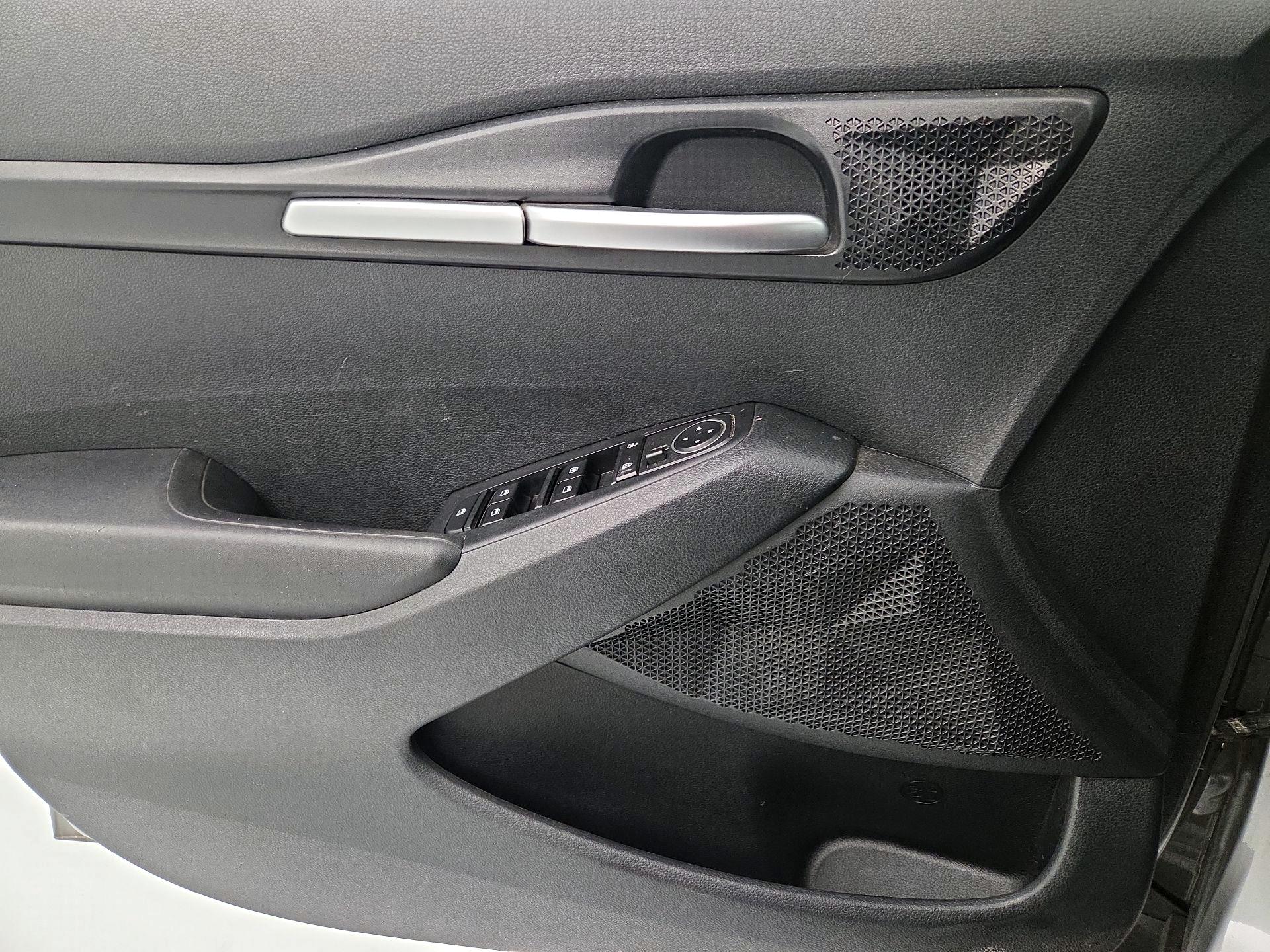 Thumbnail: 2023 Kia Seltos - 12