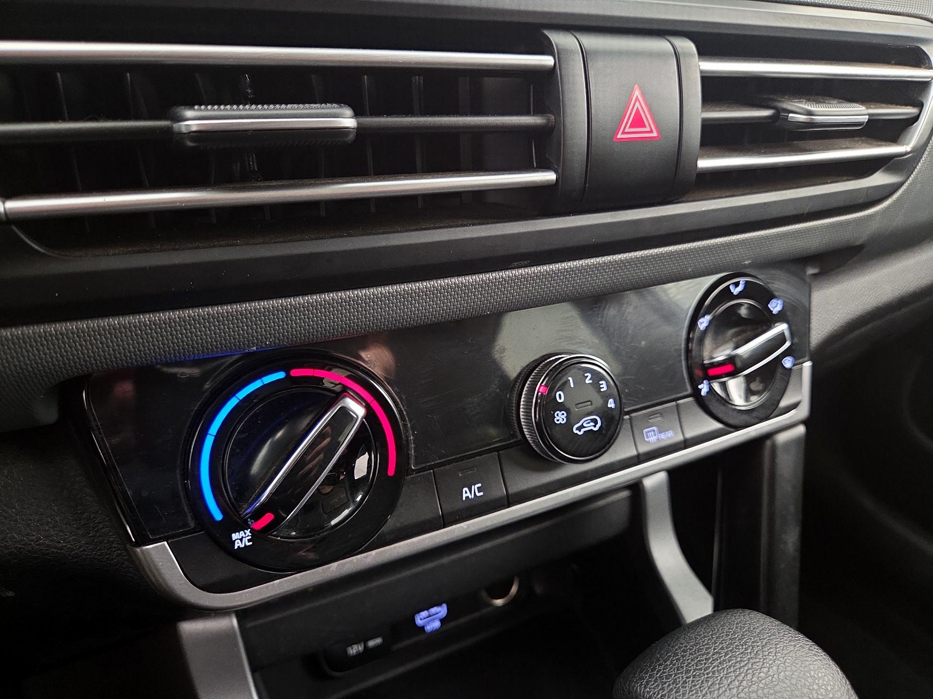 Thumbnail: 2023 Kia Seltos - 16