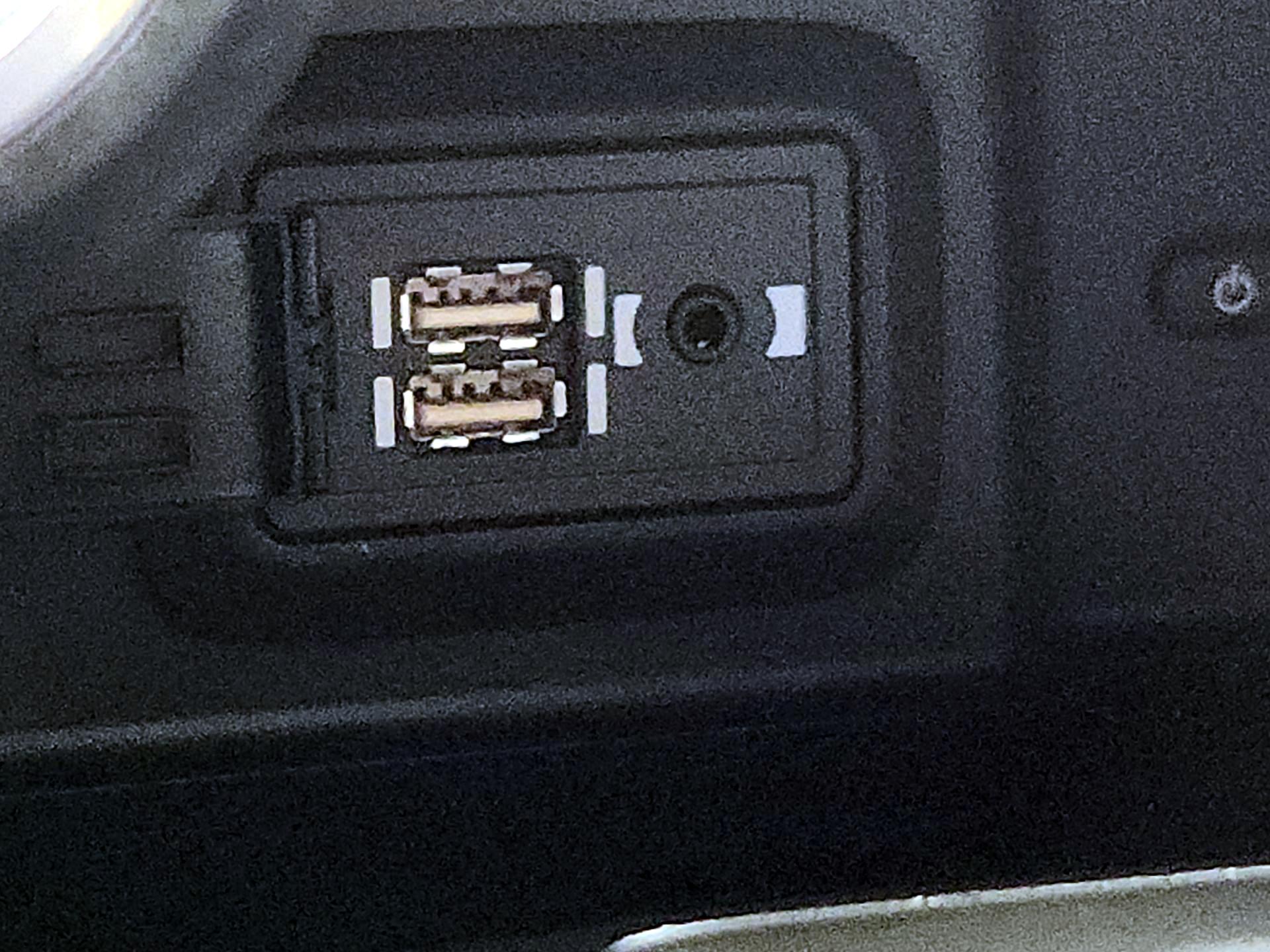 Thumbnail: 2021 Toyota Venza - 18