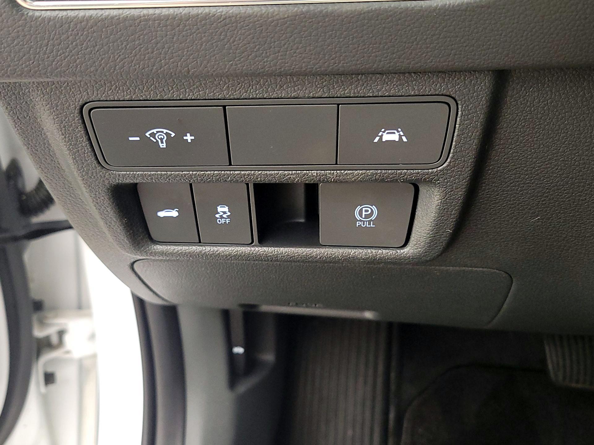 Thumbnail: 2023 Hyundai Sonata - 13