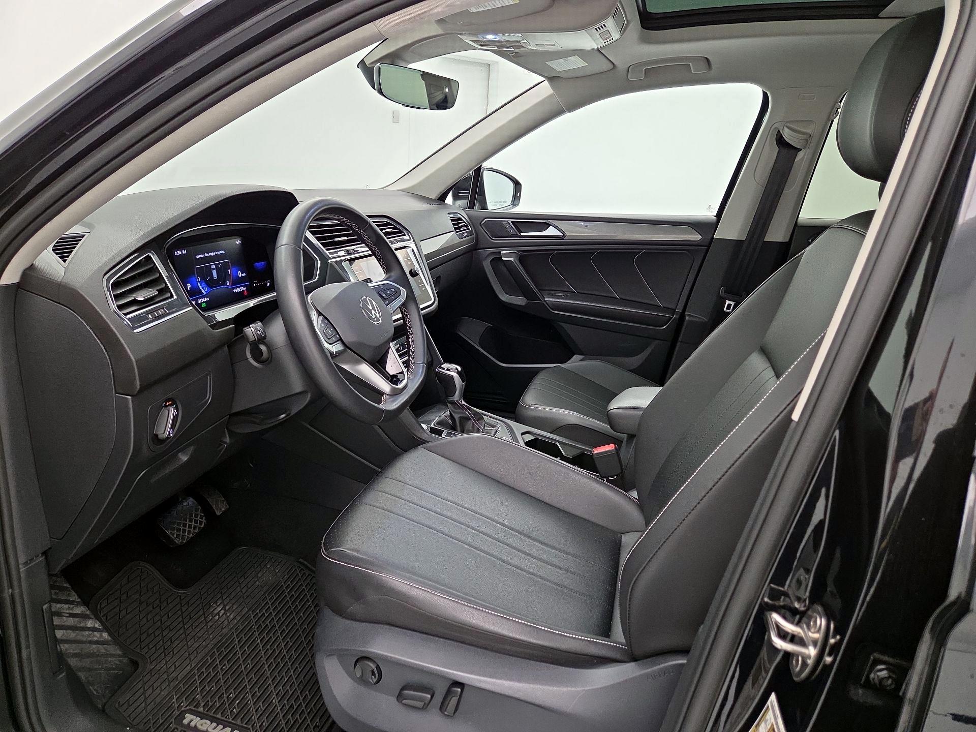 Thumbnail: 2022 Volkswagen Tiguan - 11